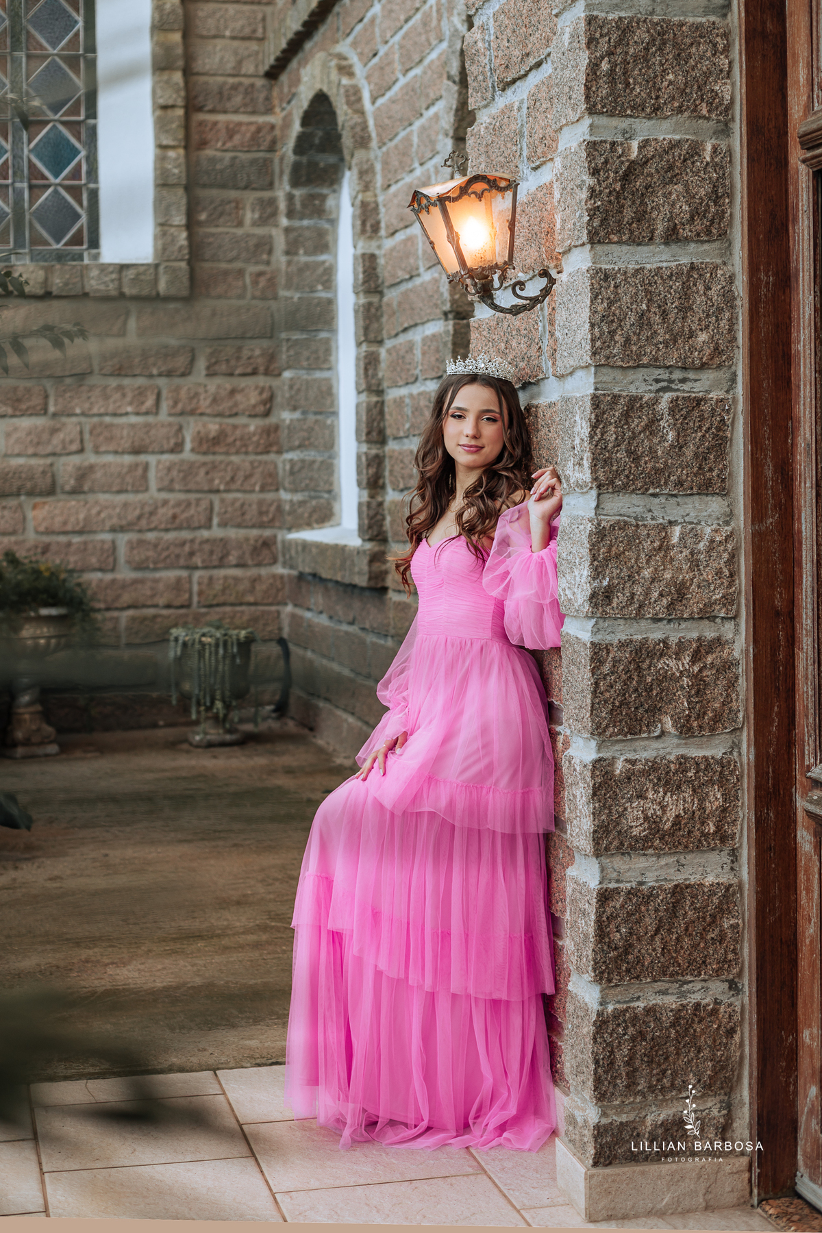 ensaio-de-quinze anos-ensaio-externo-em-treze-de-maio--castelo-belvedere-santa-catarina-vestido-rosa-vestido-azul-saia-de-bale-fotgrafa-de-treze-de-maio-lillian-barbosa-fotografia-fotografa-de-