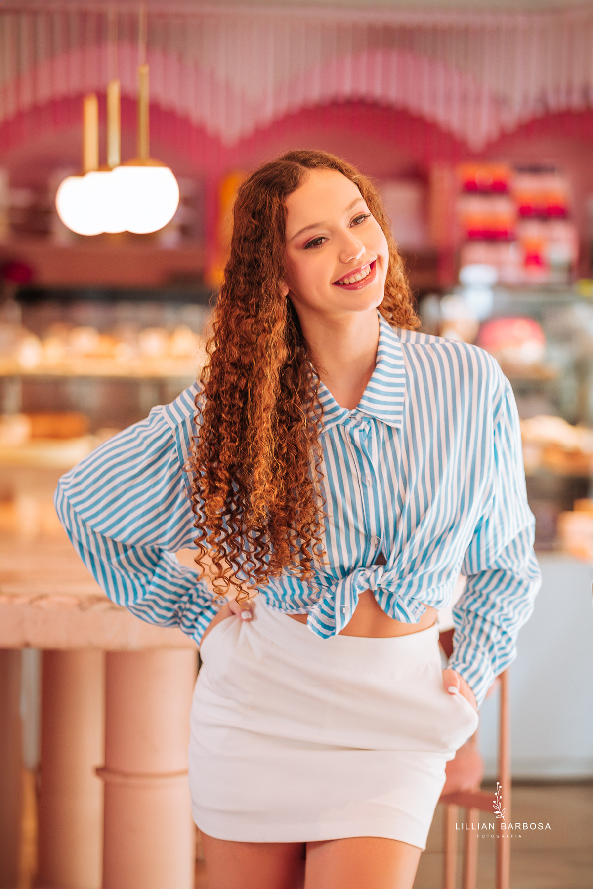 ensaio-de-quinze anos-ensaio-externo-em-balneario-camburiu-santa-catarina-vestido-rosa-vestido-preto-fotgrafa-de-treze-de-maio-lillian-barbosa-fotografia-fotografa-de-balneario-camburiu