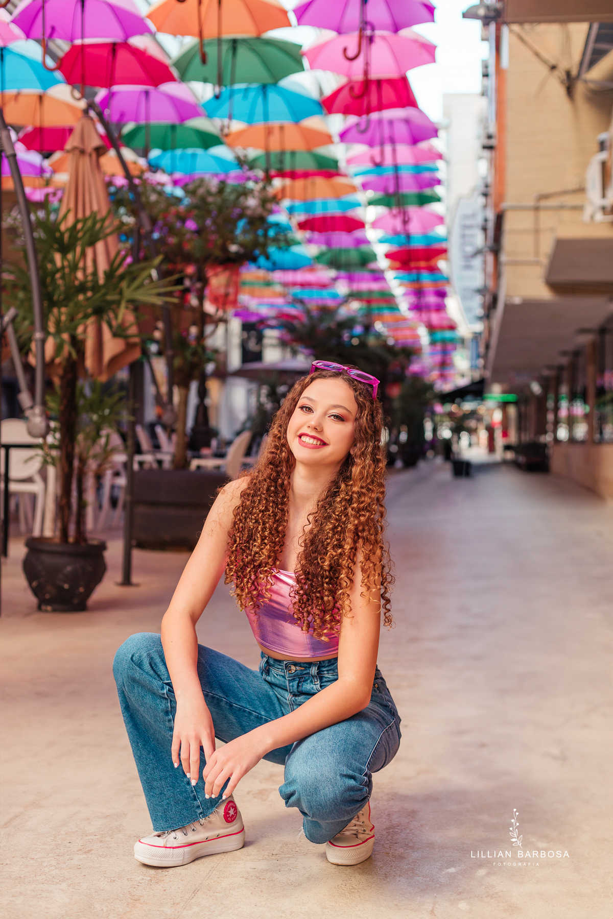 ensaio-de-quinze anos-ensaio-externo-em-balneario-camburiu-santa-catarina-vestido-rosa-vestido-preto-fotgrafa-de-treze-de-maio-lillian-barbosa-fotografia-fotografa-de-balneario-camburiu