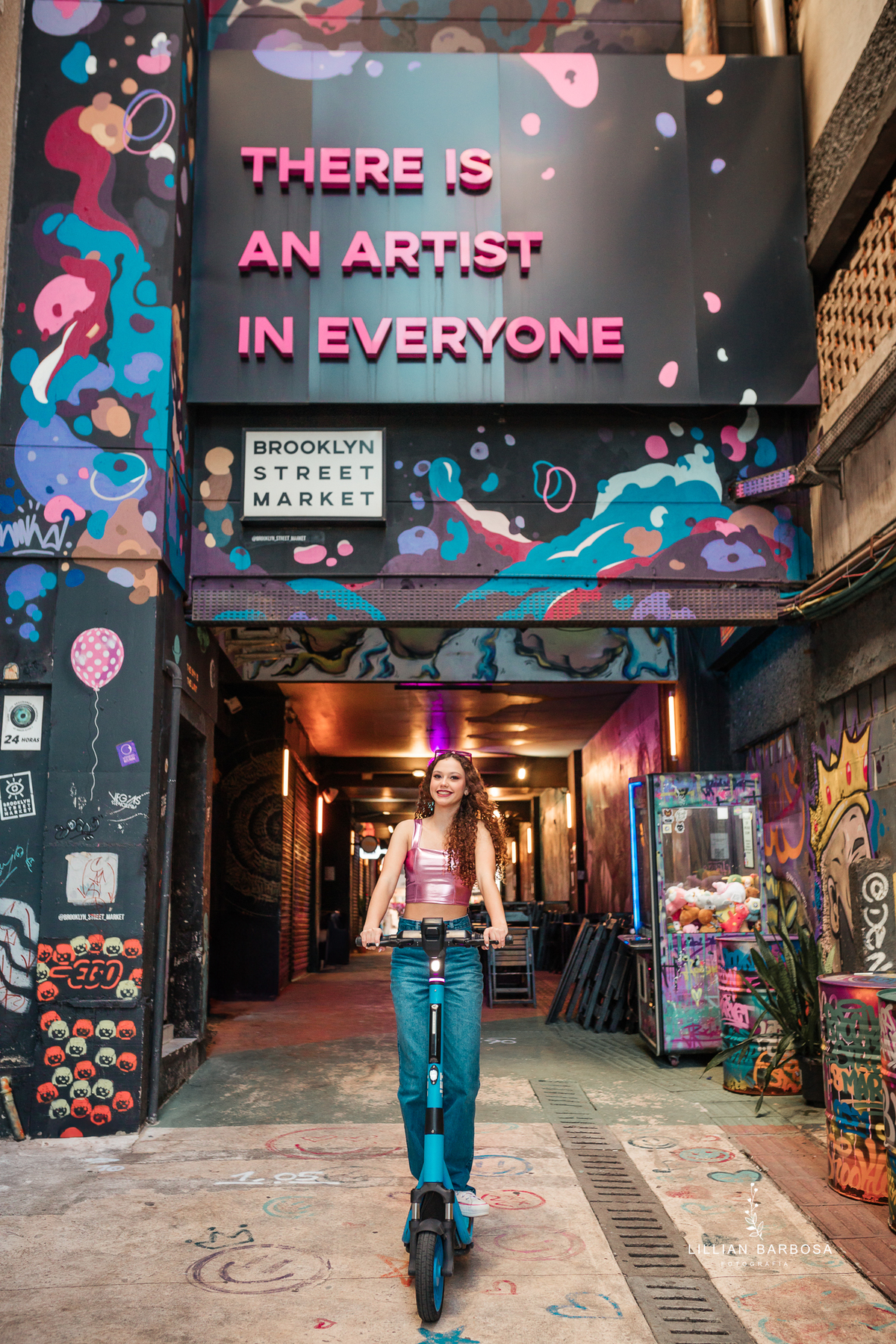 ensaio-de-quinze anos-ensaio-externo-em-balneario-camburiu-santa-catarina-vestido-rosa-vestido-preto-fotgrafa-de-treze-de-maio-lillian-barbosa-fotografia-fotografa-de-balneario-camburiu