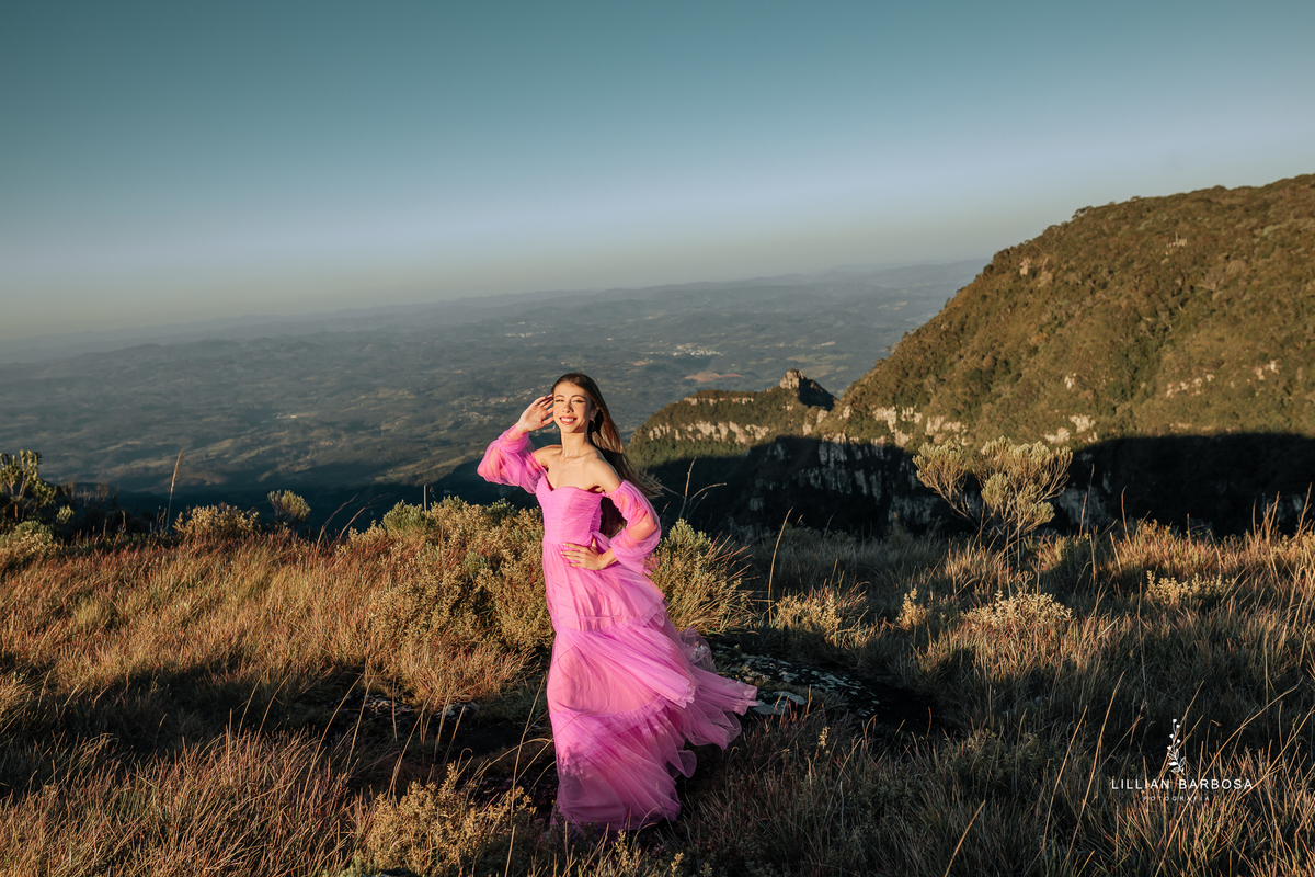 ensaio-de-quinze anos-ensaio-externo-em-serra-do-rio-do-rio-do-rastro-santa-catarina-fotografa-de-serra-do-rio-do-ratro-fotografia-fotografa-de-lauro-muller