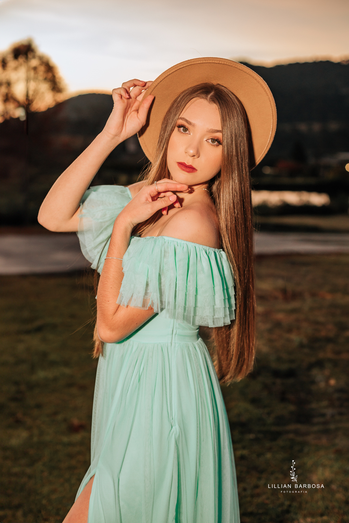 ensaio-de-quinze anos-ensaio-externo-em-serra-do-rio-do-rio-do-rastro-santa-catarina-fotografa-de-serra-do-rio-do-ratro-fotografia-fotografa-de-lauro-muller