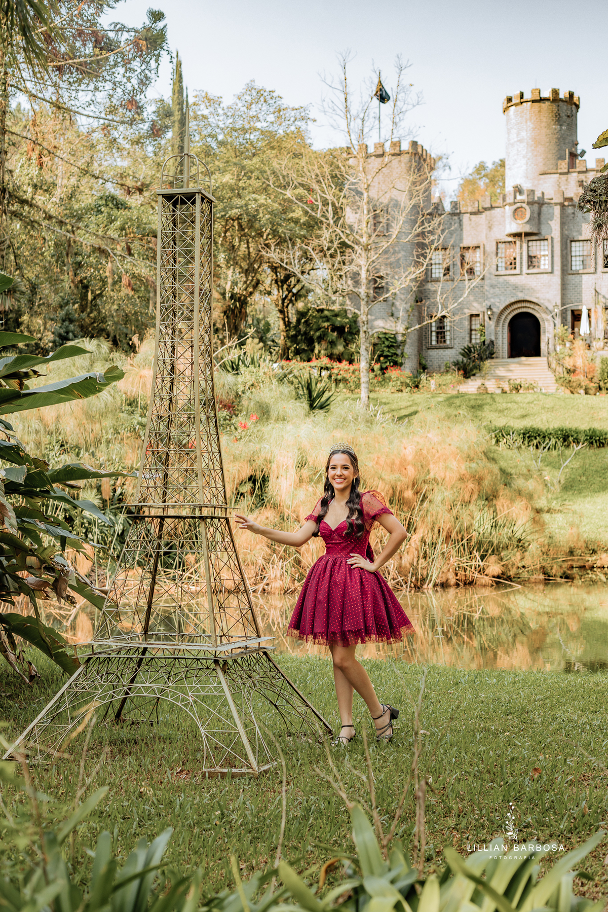 ensaio-de-quinze anos-ensaio-externo-em-castel-belvedere-treze-de-maio-santa-catarina-fotografa-de-treze-de-maio-fotografia-fotografa-de-lauro-muller