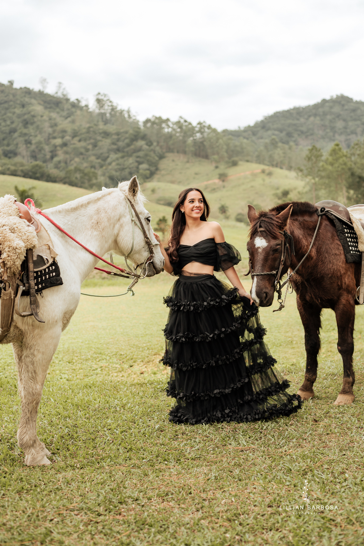 ensaio-de-quinze anos-ensaio-externo-em-castel-belvedere-treze-de-maio-santa-catarina-fotografa-de-treze-de-maio-fotografia-fotografa-de-lauro-muller