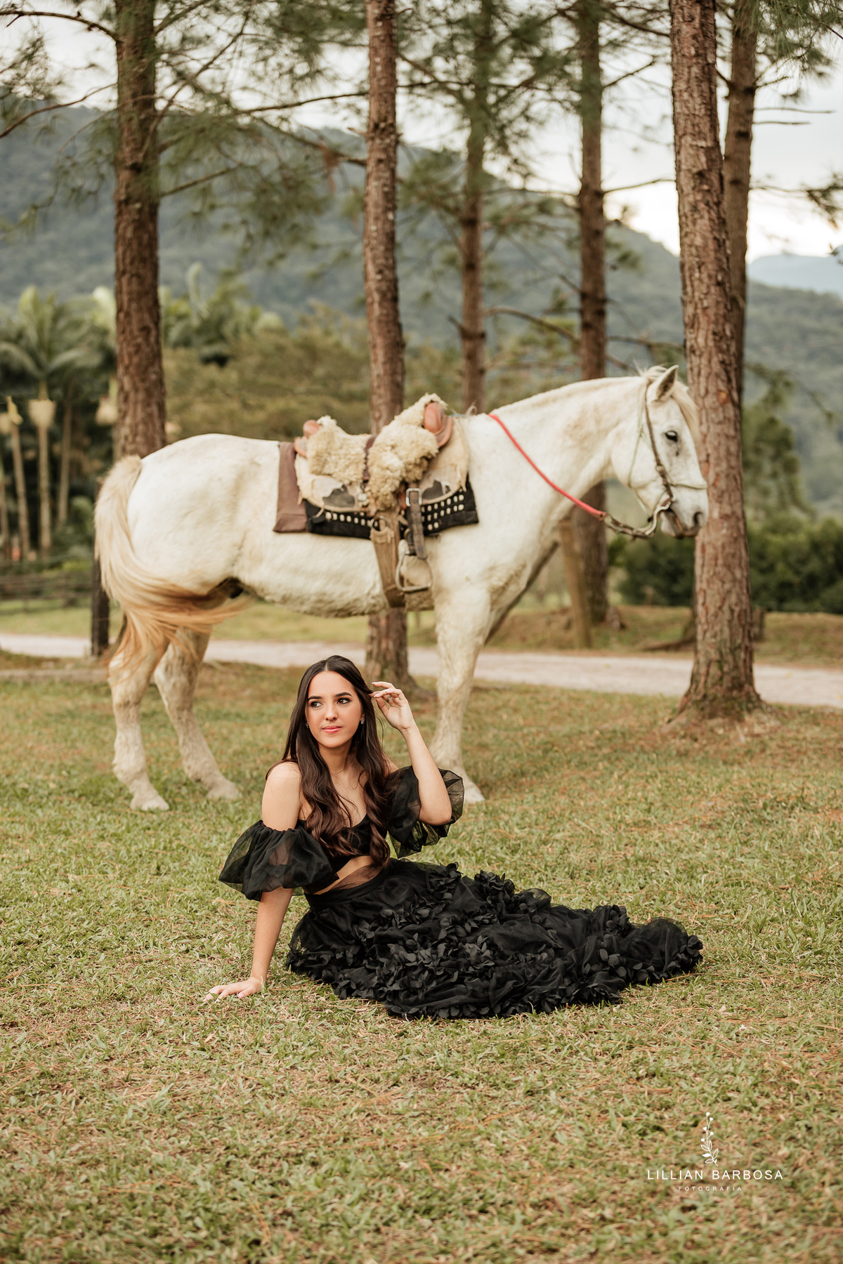 ensaio-de-quinze anos-ensaio-externo-em-castel-belvedere-treze-de-maio-santa-catarina-fotografa-de-treze-de-maio-fotografia-fotografa-de-lauro-muller
