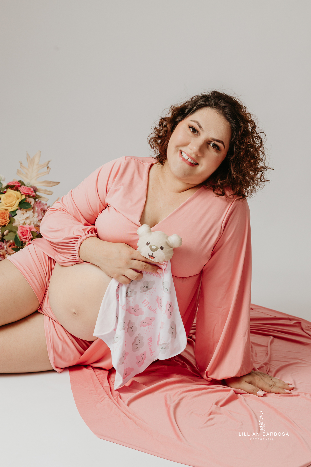 ensaio-de-gestanrte-no-estudio-da-lillian-barbosa-catarina-lillian-barbosa-fotografia-fotografa-de-lauro-muller