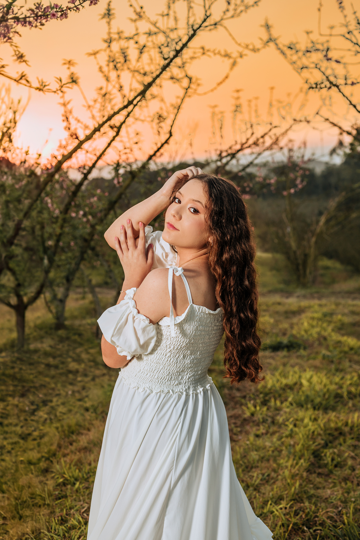 ensaio-de-quinze-anos-em-um-pomar-de-pessegos-em-urussanga-fotografa-de-urussanga-fotografa-de0lauro muller-