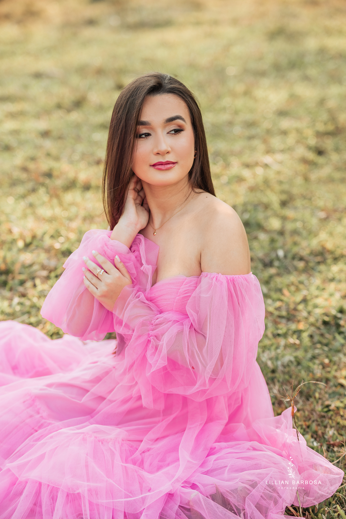 Ensaio-de-quinze-anos-na-cidade-de-lauro-muller-vestido-rosa-pink-vestido-verde-agua-flores-no-balanço-por-do-sol-fotografa-de-lauro-muller-fotografa-lillian-barbosa