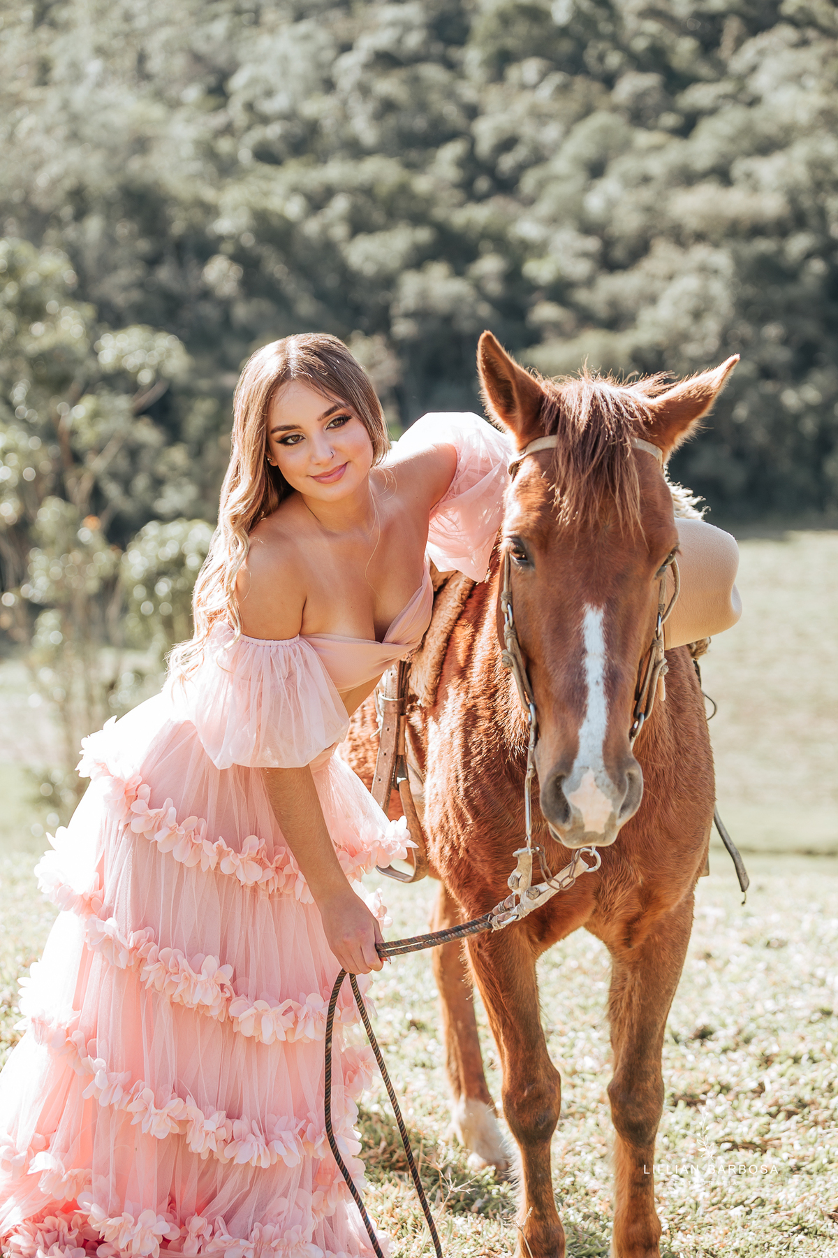 Ensaio-de-quinze-anos-na-cidade-de-Lauro-muller-santa-catarina-vestido-vermelho-conjunto-rosa-por-do-sol-fotografa-de-lauro-muller-fotografa-lillian-barbosa