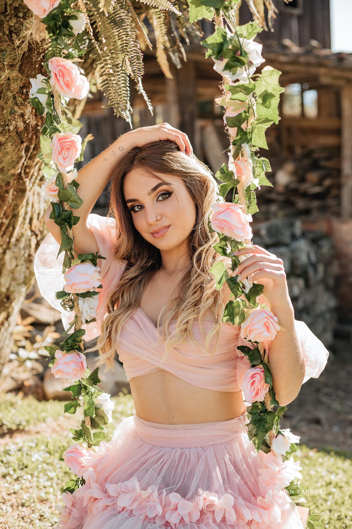 Ensaio-de-quinze-anos-na-cidade-de-Lauro-muller-santa-catarina-vestido-vermelho-conjunto-rosa-por-do-sol-fotografa-de-lauro-muller-fotografa-lillian-barbosa