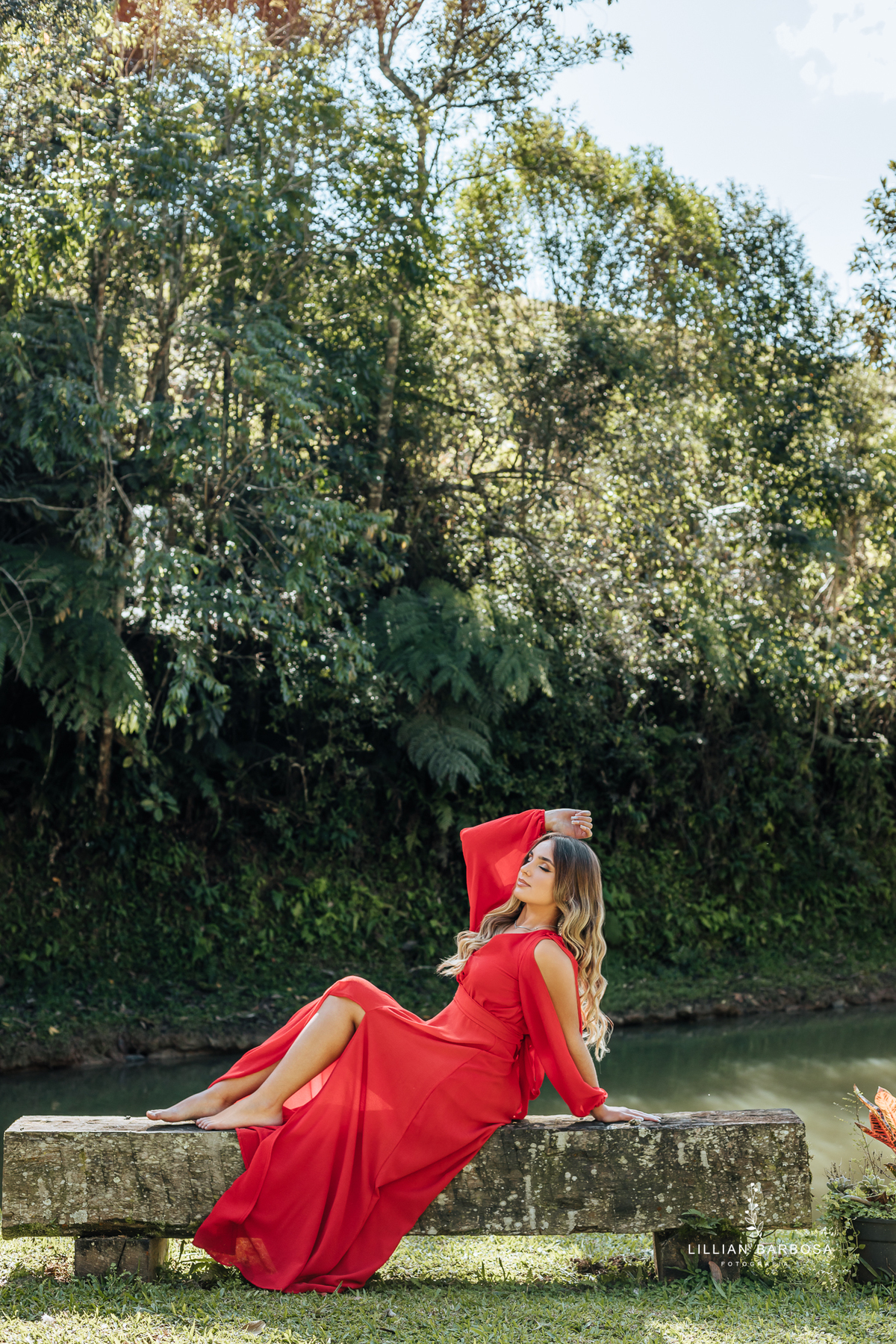 Ensaio-de-quinze-anos-na-cidade-de-Lauro-muller-santa-catarina-vestido-vermelho-conjunto-rosa-por-do-sol-fotografa-de-lauro-muller-fotografa-lillian-barbosa