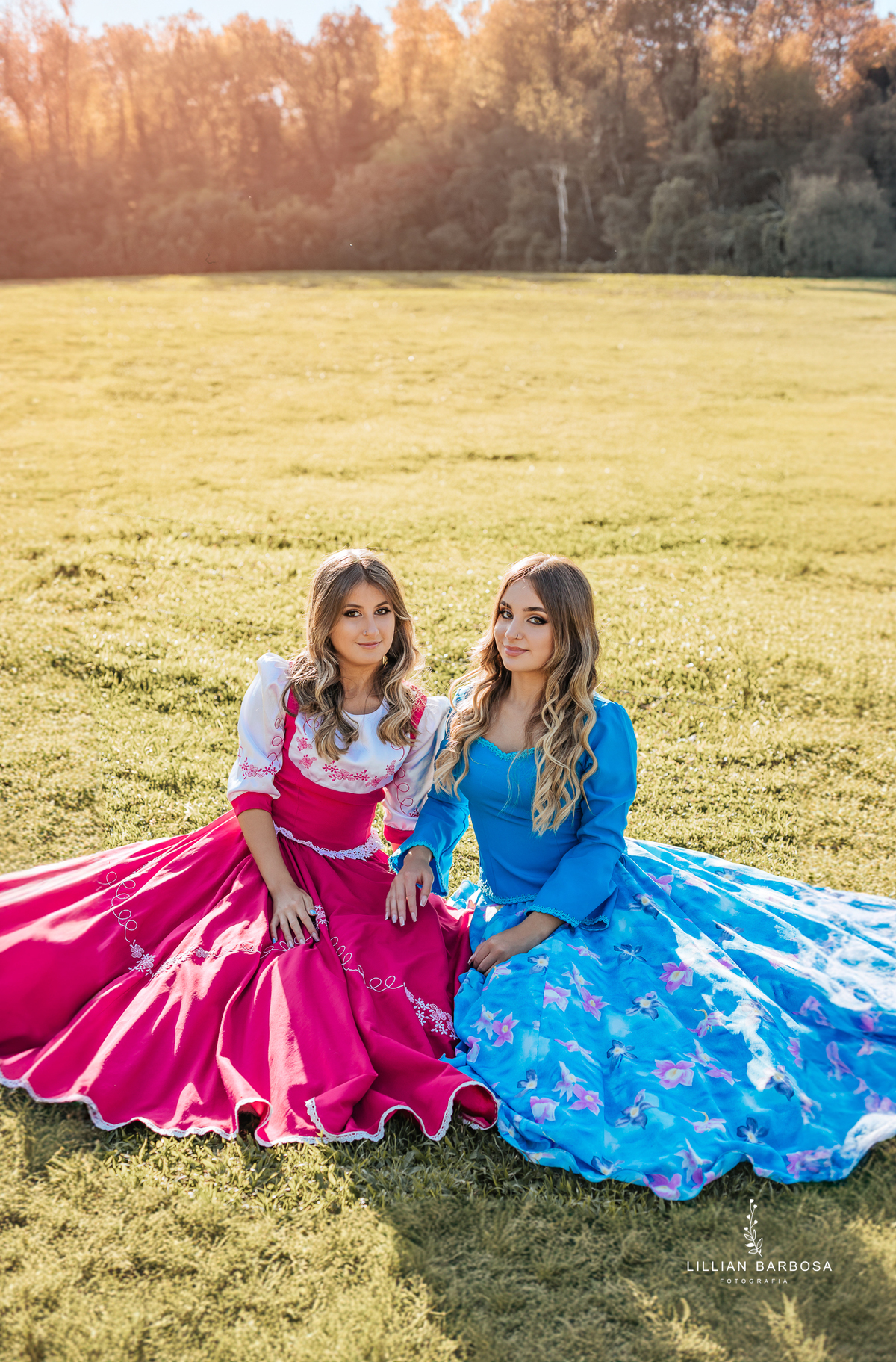 Ensaio-de-quinze-anos-na-cidade-de-Lauro-muller-santa-catarina-vestido-vermelho-conjunto-rosa-por-do-sol-fotografa-de-lauro-muller-fotografa-lillian-barbosa