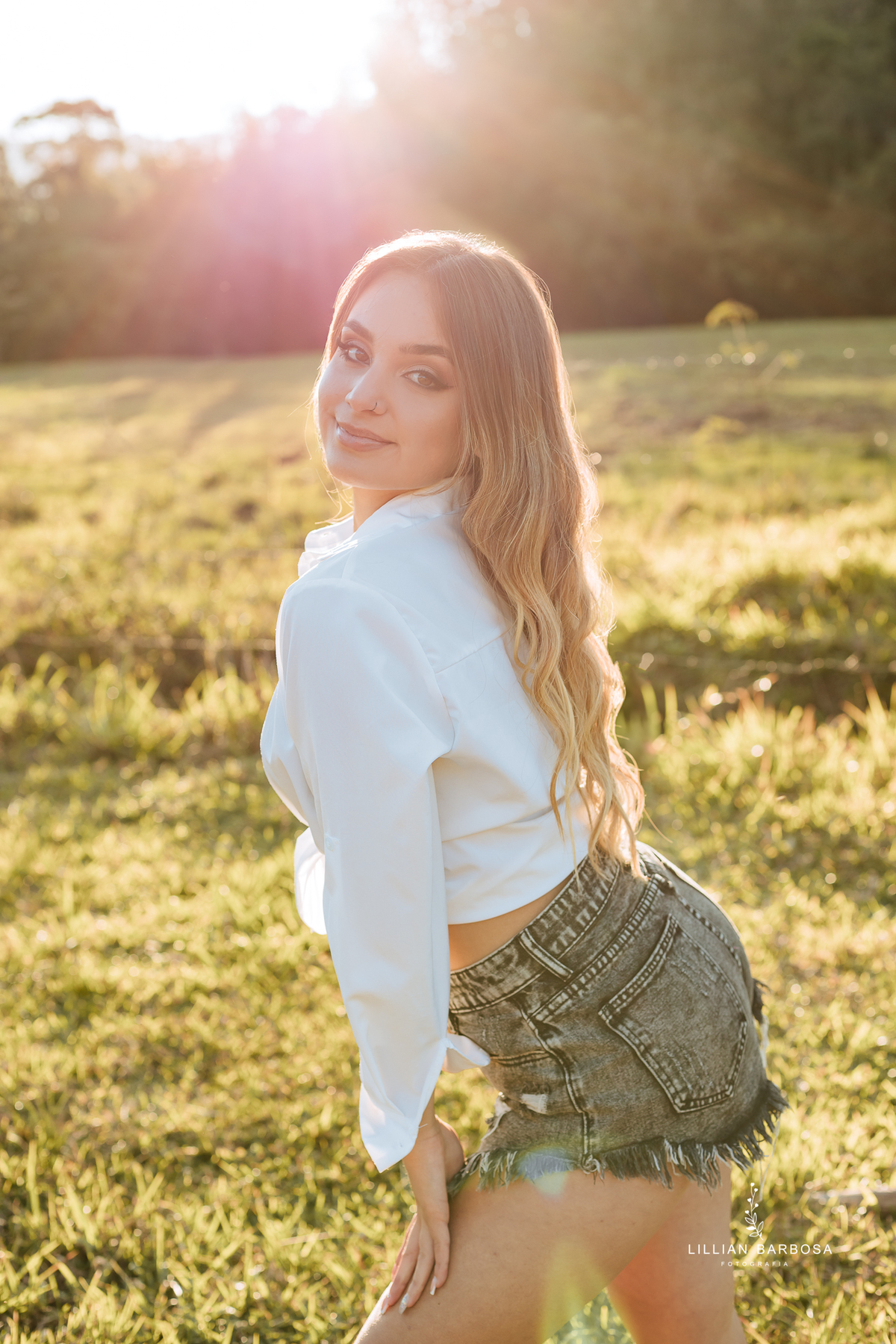 Ensaio-de-quinze-anos-na-cidade-de-Lauro-muller-santa-catarina-vestido-vermelho-conjunto-rosa-por-do-sol-fotografa-de-lauro-muller-fotografa-lillian-barbosa