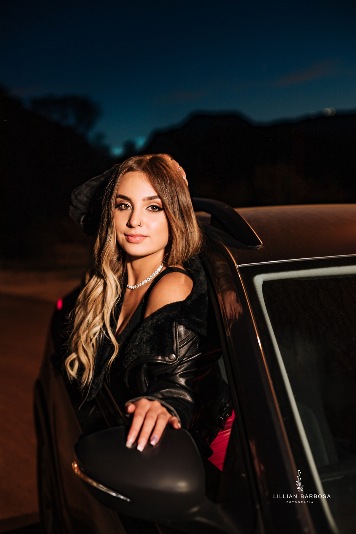 Ensaio-de-quinze-anos-na-cidade-de-Lauro-muller-santa-catarina-vestido-vermelho-conjunto-rosa-por-do-sol-fotografa-de-lauro-muller-fotografa-lillian-barbosa