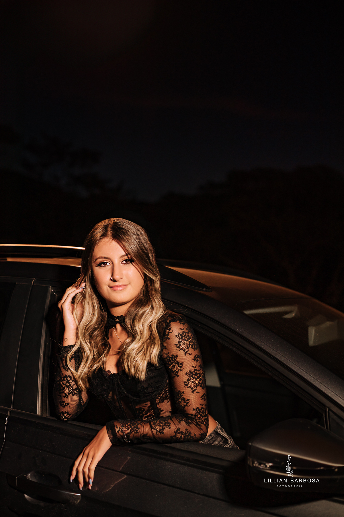 Ensaio-de-quinze-anos-na-cidade-de-Lauro-muller-santa-catarina-conjunto-branco-e-rosa-por-do-sol-fotografa-de-lauro-muller-fotografa-lillian-barbosa