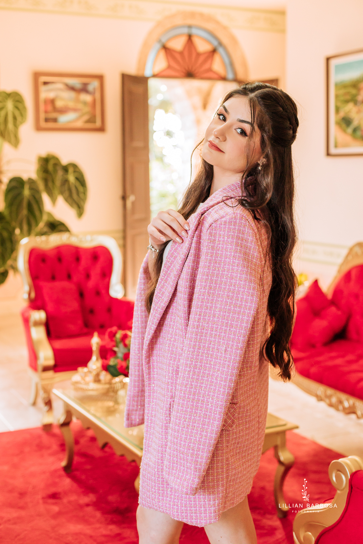 Ensaio-de-quinze-anos-na-cidade-de-treze-de-maio-castelo-beldevere-santa-catarina-conjunto-preto-e-rosa-vestido-preto-vestido-azul-de-princesa-por-do-sol-fotografa-de-lauro-muller-fotografa-lillian-barbosa