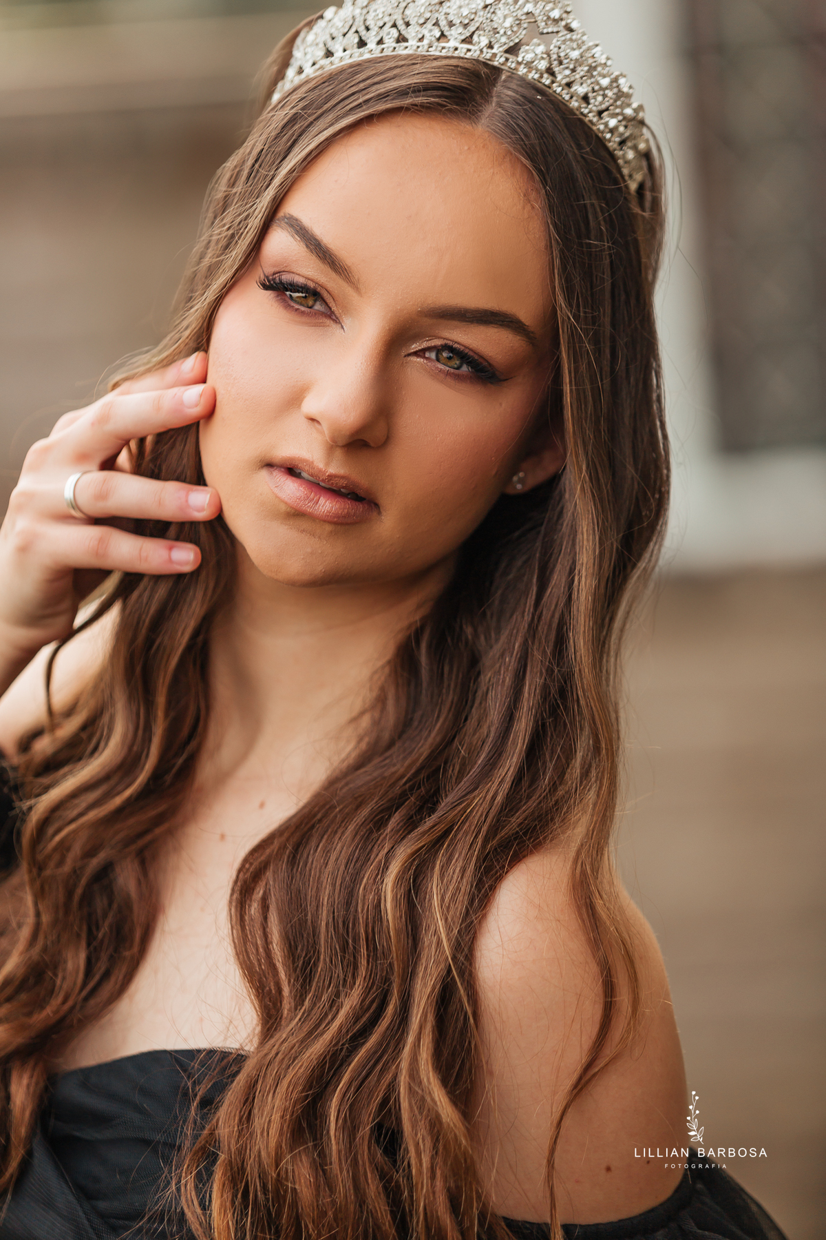 Ensaio-de-quinze-anos-na-cidade-de-treze-de-maio-castelo-beldevere-santa-catarina-conjunto-preto-e-rosa-vestido-preto-vestido-azul-de-princesa-por-do-sol-fotografa-de-lauro-muller-fotografa-lillian-barbosa