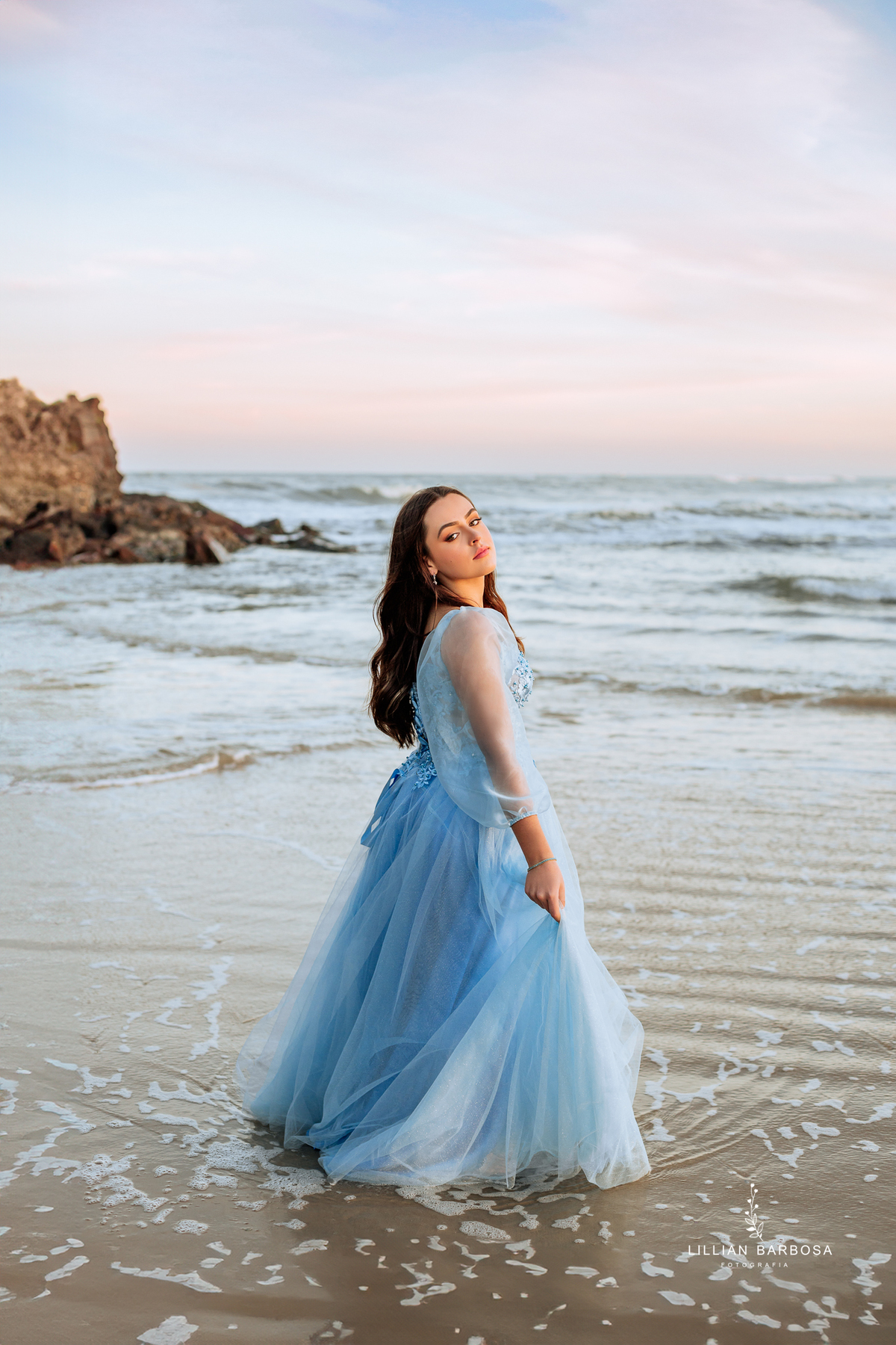 ensaio-de-quinze-anos-em-Torres-vestidos-de-princesa-vestido-azul-fotografa-de-torres-fotografa-de-lauro-muller-
