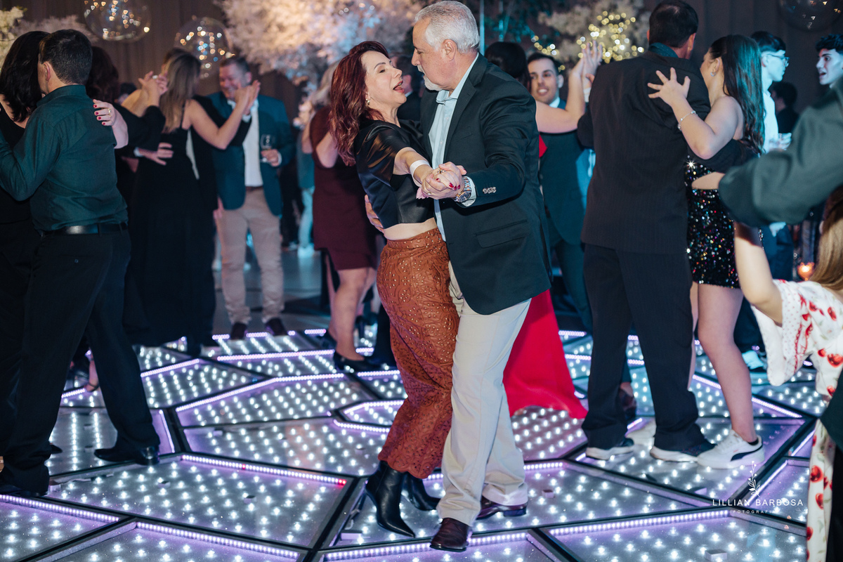 festa-de-quinze-anos-no-turno-festa-em-turvo-santa-catarina-lillian-barbosa-fotografia--de-turvo-fotografa-de-lauro-muller-