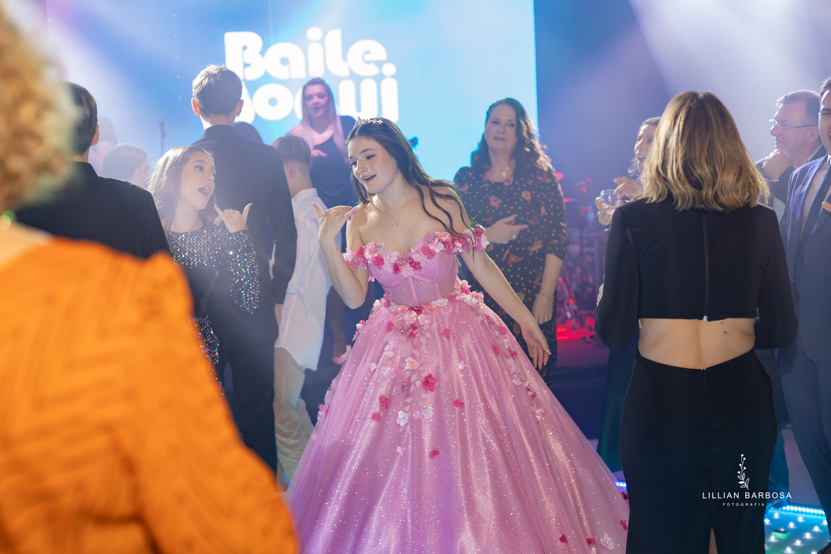 festa-de-quinze-anos-no-turno-festa-em-turvo-santa-catarina-lillian-barbosa-fotografia--de-turvo-fotografa-de-lauro-muller-