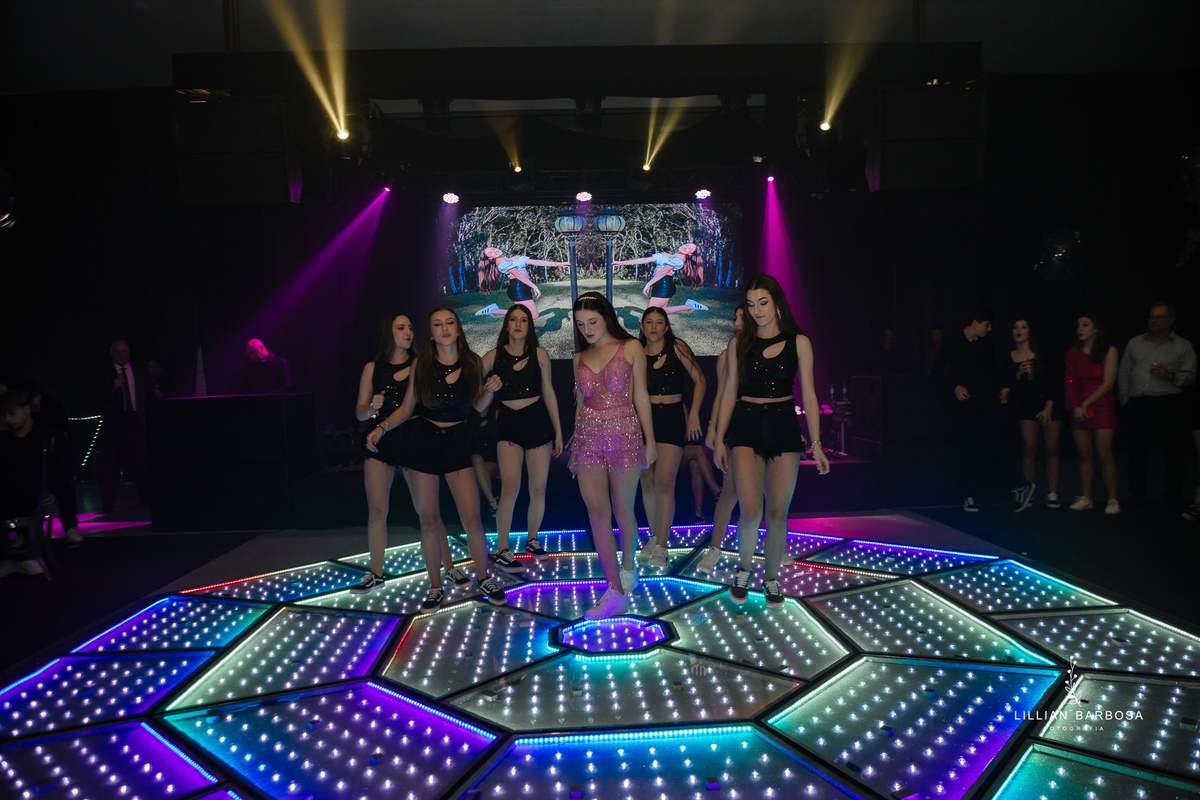 festa-de-quinze-anos-no-turno-festa-em-turvo-santa-catarina-lillian-barbosa-fotografia--de-turvo-fotografa-de-lauro-muller-