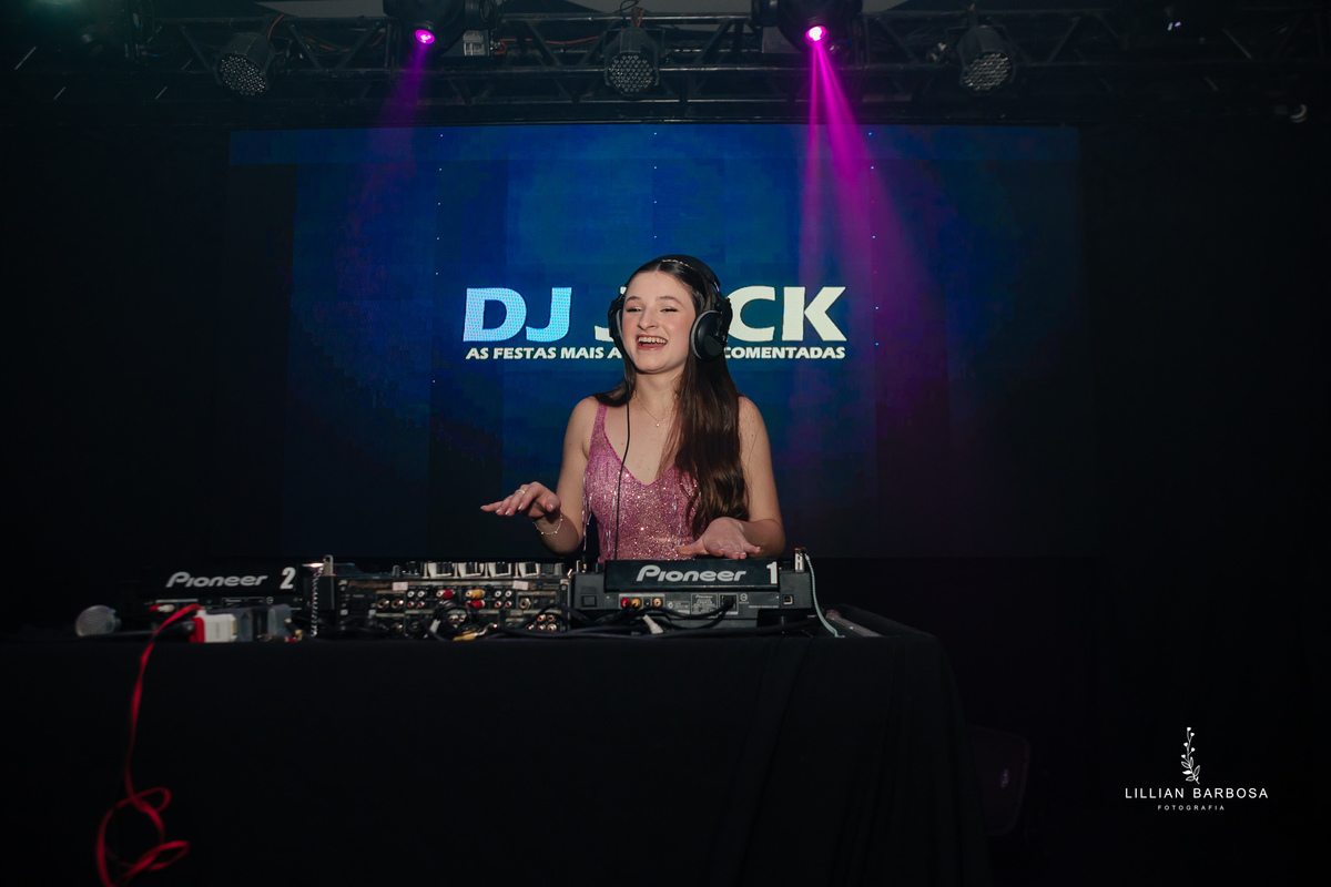 festa-de-quinze-anos-no-turno-festa-em-turvo-santa-catarina-lillian-barbosa-fotografia--de-turvo-fotografa-de-lauro-muller-