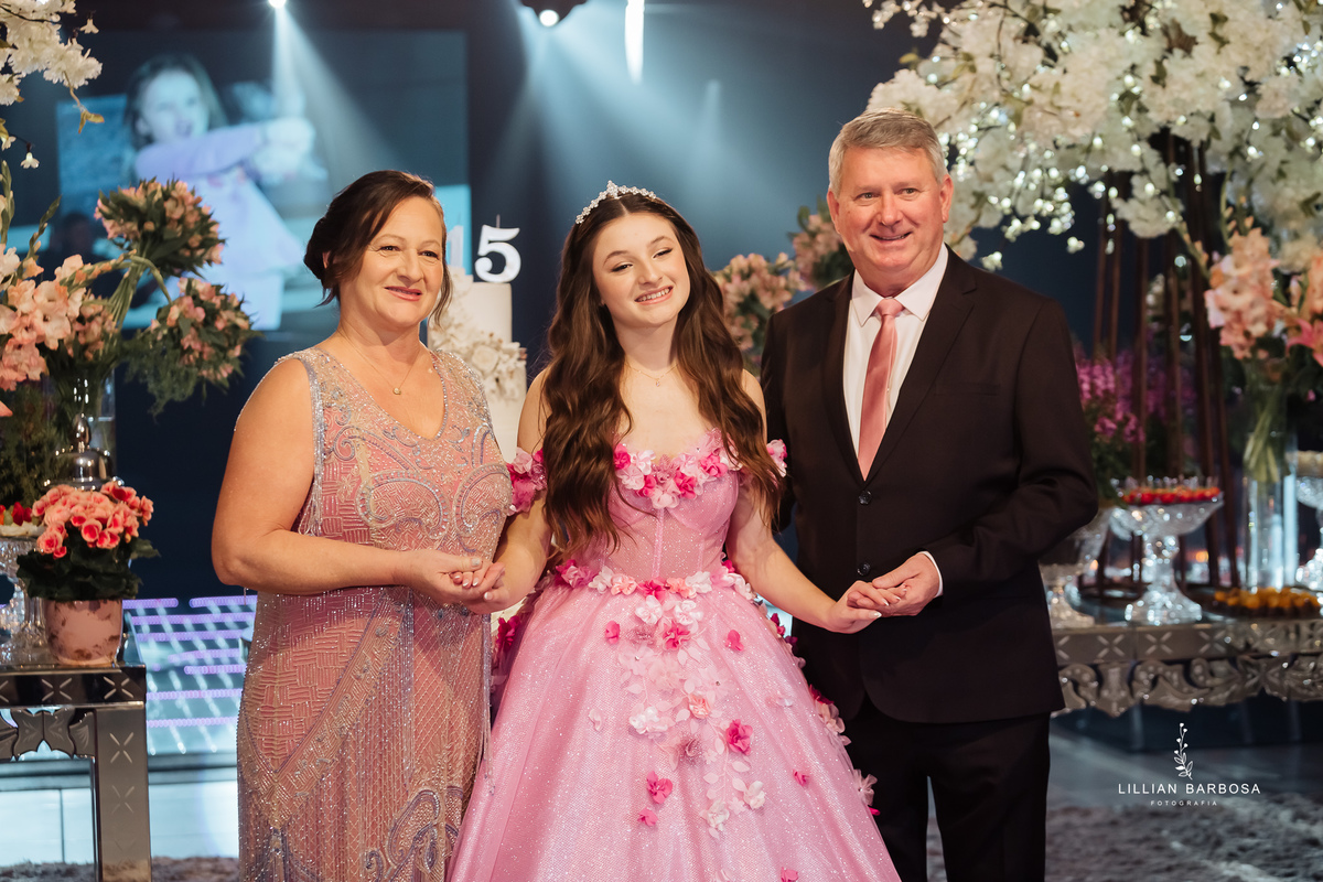 festa-de-quinze-anos-no-turno-festa-em-turvo-santa-catarina-lillian-barbosa-fotografia--de-turvo-fotografa-de-lauro-muller-