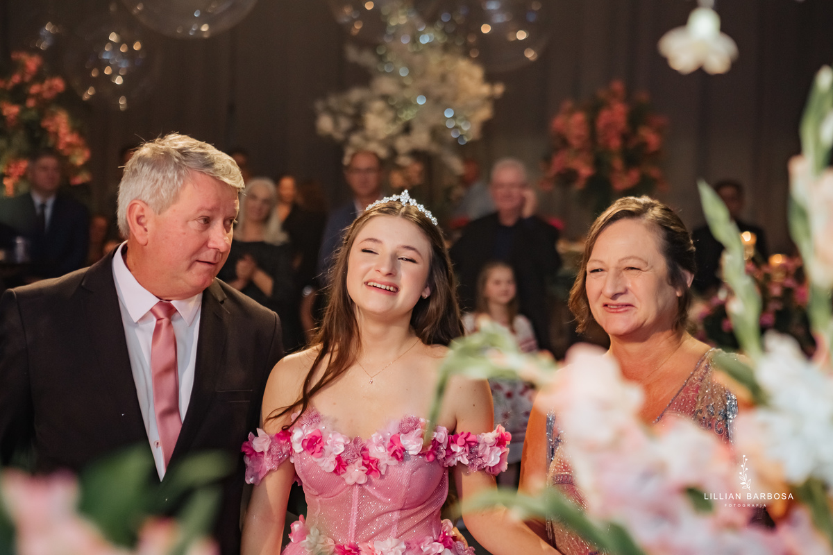 festa-de-quinze-anos-no-turno-festa-em-turvo-santa-catarina-lillian-barbosa-fotografia--de-turvo-fotografa-de-lauro-muller-