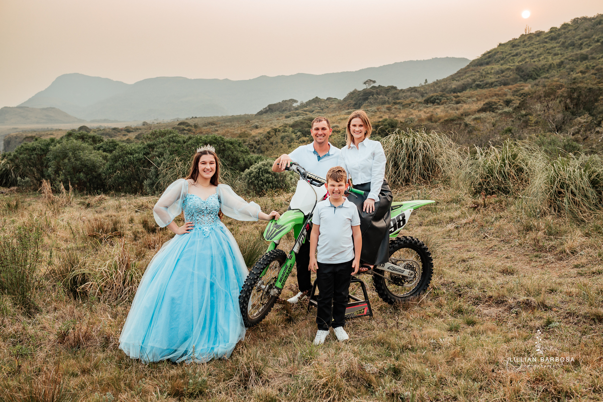 ensaio-de-quinze-anos-no-serra-do-corvo-branco-santa-catarina-lillian-barbosa-fotografia--de-serra-do-rio-do-rastro-fotografa-de-lauro-muller