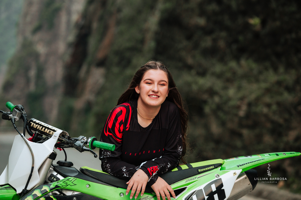 ensaio-de-quinze-anos-no-serra-do-corvo-branco-santa-catarina-lillian-barbosa-fotografia--de-serra-do-rio-do-rastro-fotografa-de-lauro-muller