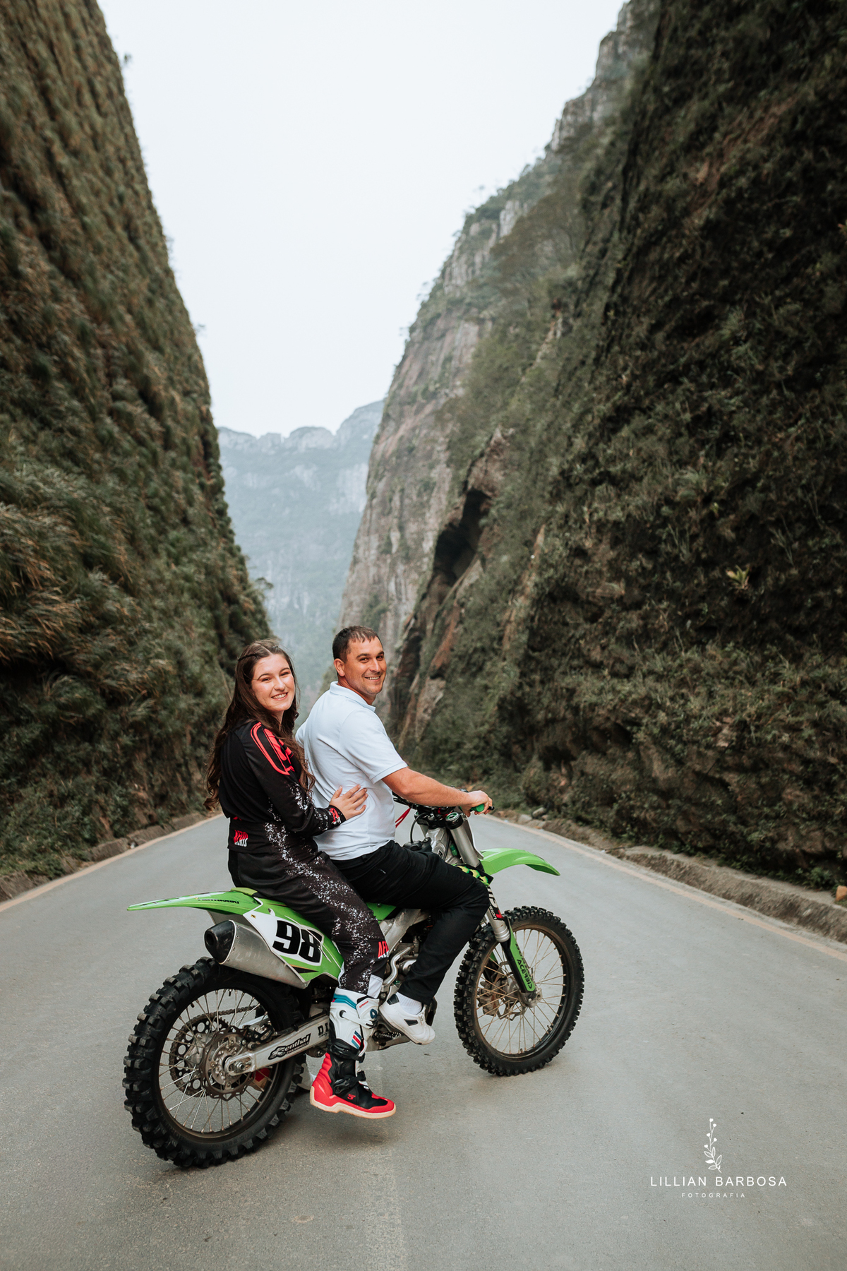 ensaio-de-quinze-anos-no-serra-do-corvo-branco-santa-catarina-lillian-barbosa-fotografia--de-serra-do-rio-do-rastro-fotografa-de-lauro-muller