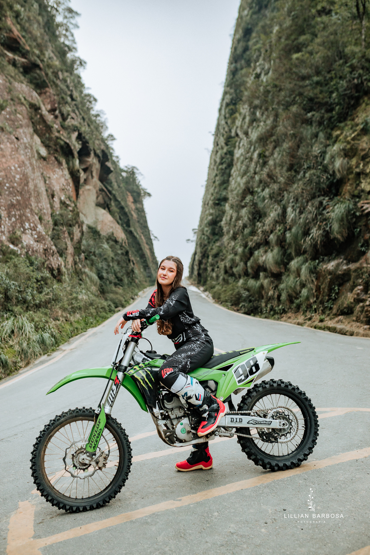 ensaio-de-quinze-anos-no-serra-do-corvo-branco-santa-catarina-lillian-barbosa-fotografia--de-serra-do-rio-do-rastro-fotografa-de-lauro-muller