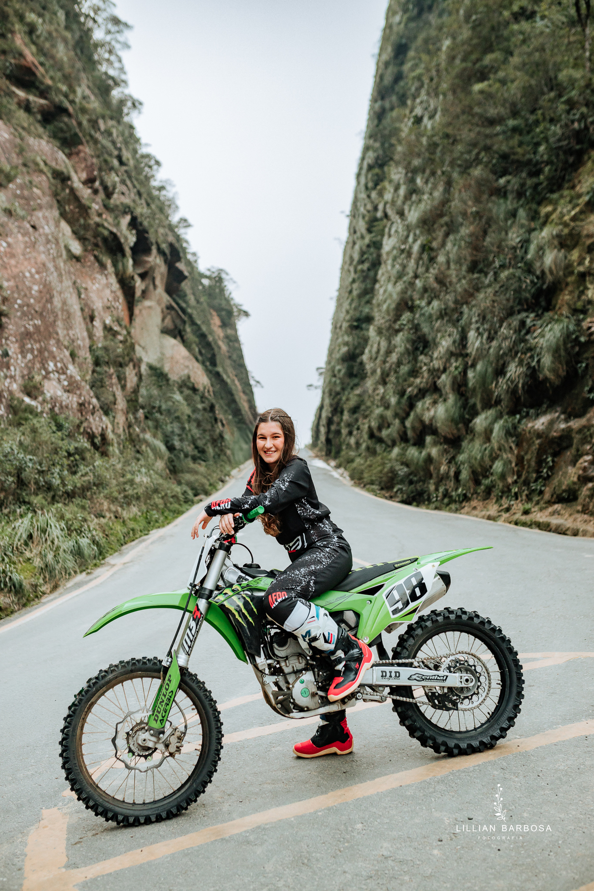 ensaio-de-quinze-anos-no-serra-do-corvo-branco-santa-catarina-lillian-barbosa-fotografia--de-serra-do-rio-do-rastro-fotografa-de-lauro-muller