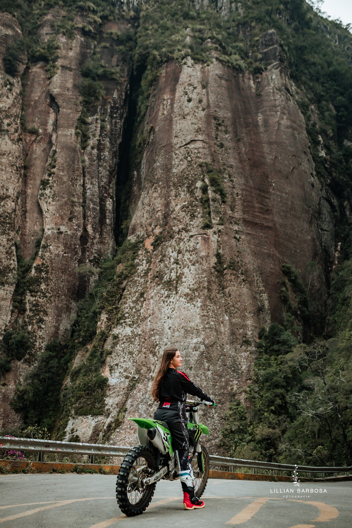 ensaio-de-quinze-anos-no-serra-do-corvo-branco-santa-catarina-lillian-barbosa-fotografia--de-serra-do-rio-do-rastro-fotografa-de-lauro-muller