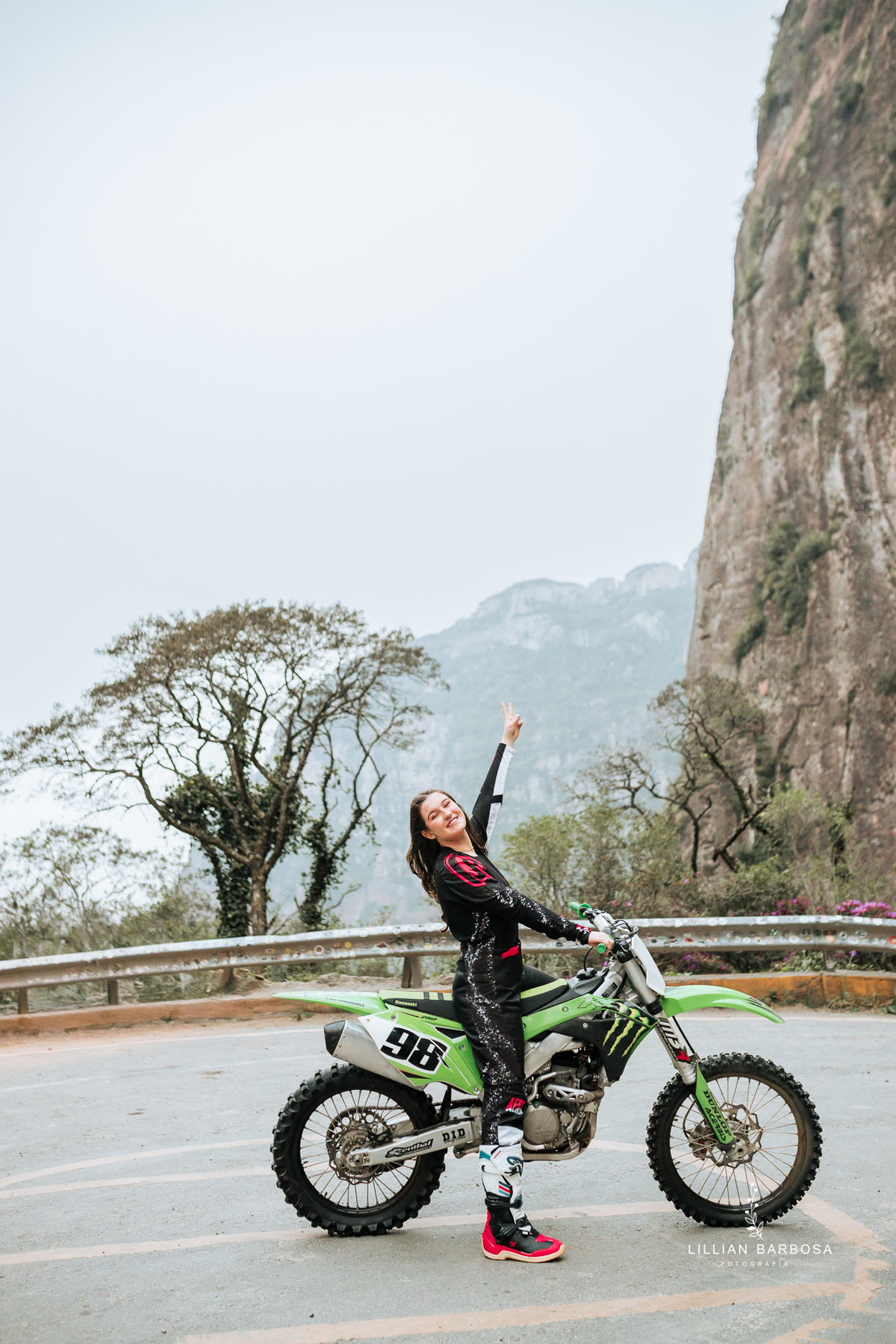 ensaio-de-quinze-anos-no-serra-do-corvo-branco-santa-catarina-lillian-barbosa-fotografia--de-serra-do-rio-do-rastro-fotografa-de-lauro-muller