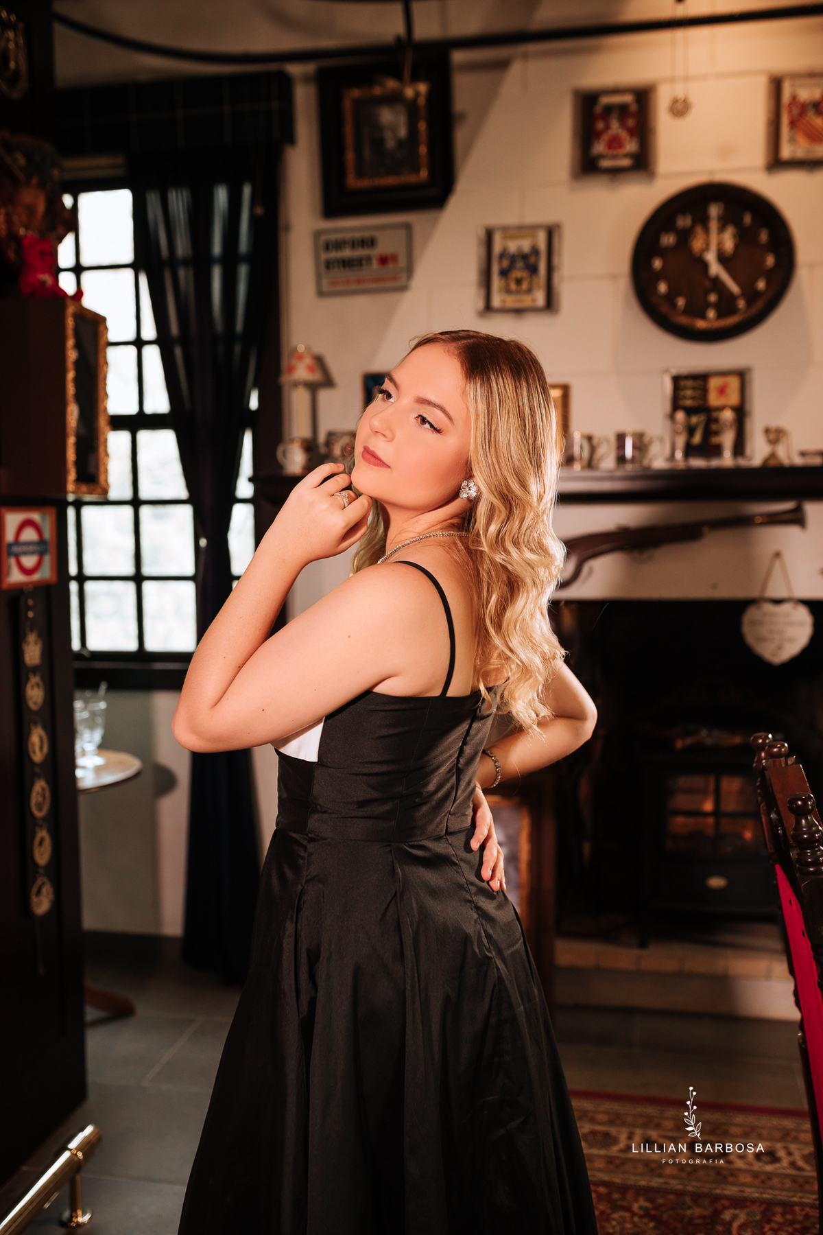 ensaio-de-quinze-anos-no-castelo-britanico-santa-catarina-lillian-barbosa-fotografia--de-serra-do-rio-do-rastro-fotografa-de-lauro-muller-