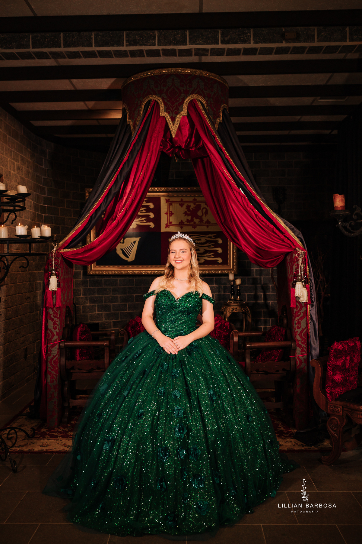 ensaio-de-quinze-anos-no-castelo-britanico-santa-catarina-lillian-barbosa-fotografia--de-serra-do-rio-do-rastro-fotografa-de-lauro-muller-