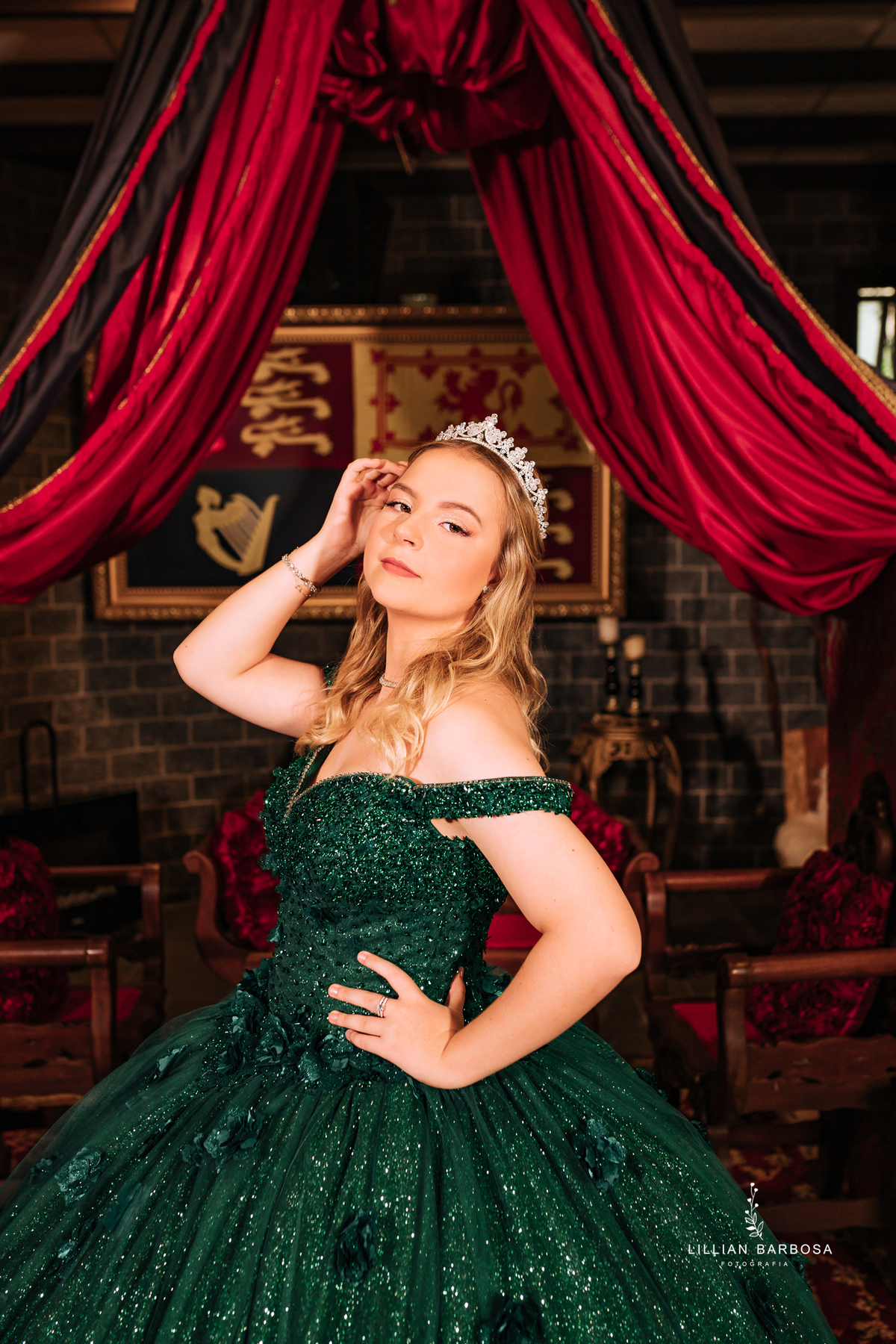 ensaio-de-quinze-anos-no-castelo-britanico-santa-catarina-lillian-barbosa-fotografia--de-serra-do-rio-do-rastro-fotografa-de-lauro-muller-