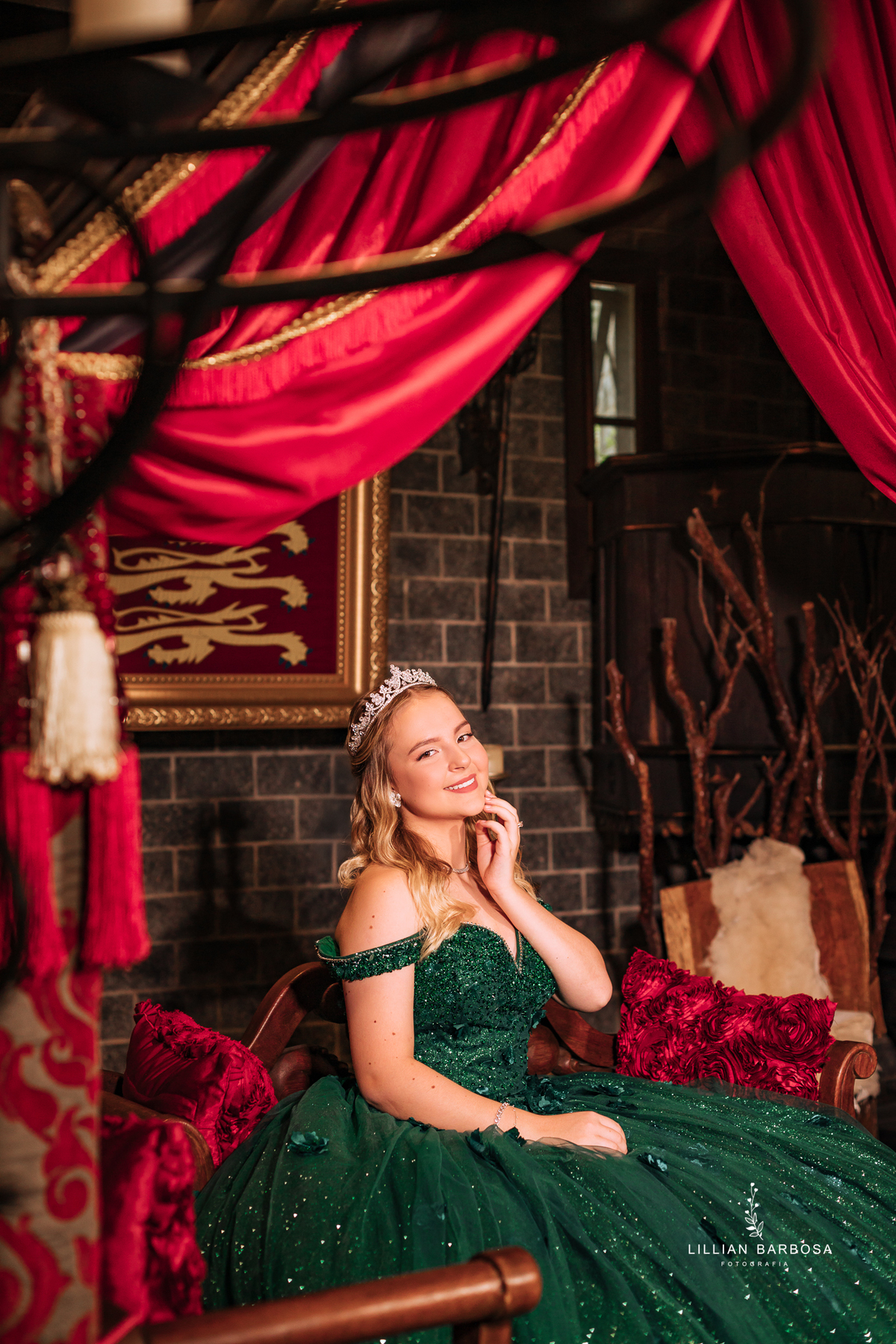 ensaio-de-quinze-anos-no-castelo-britanico-santa-catarina-lillian-barbosa-fotografia--de-serra-do-rio-do-rastro-fotografa-de-lauro-muller-