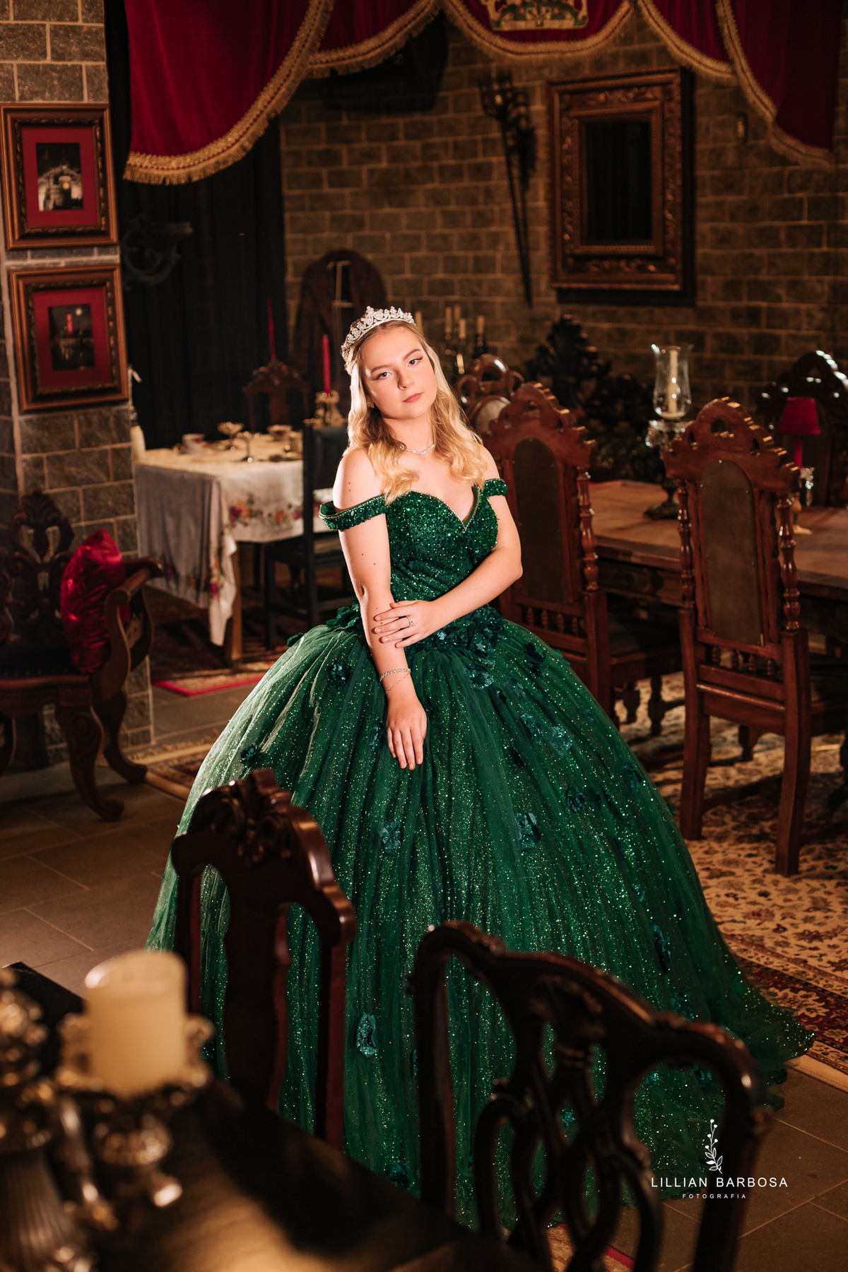 ensaio-de-quinze-anos-no-castelo-britanico-santa-catarina-lillian-barbosa-fotografia--de-serra-do-rio-do-rastro-fotografa-de-lauro-muller-