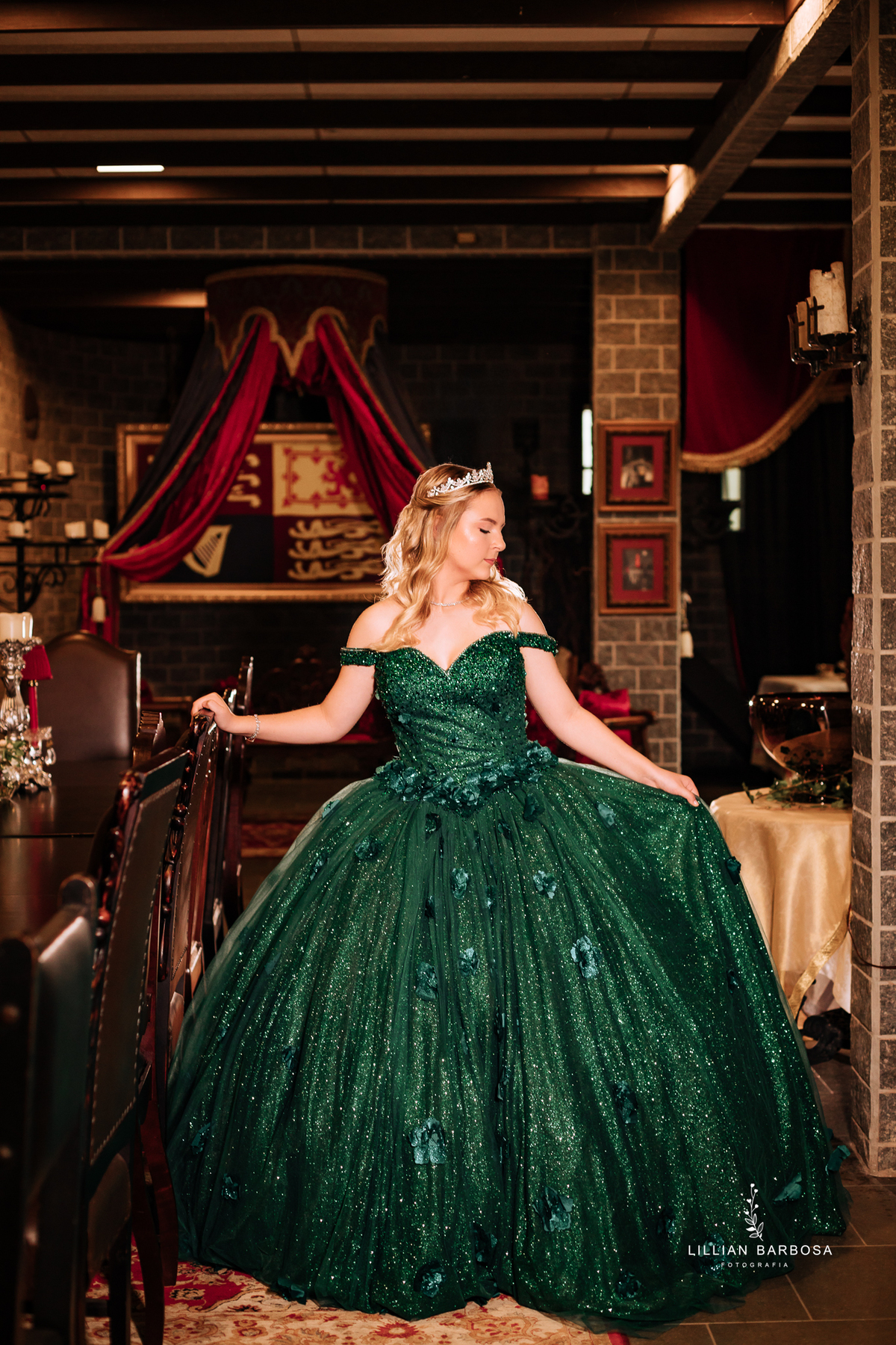 ensaio-de-quinze-anos-no-castelo-britanico-santa-catarina-lillian-barbosa-fotografia--de-serra-do-rio-do-rastro-fotografa-de-lauro-muller-