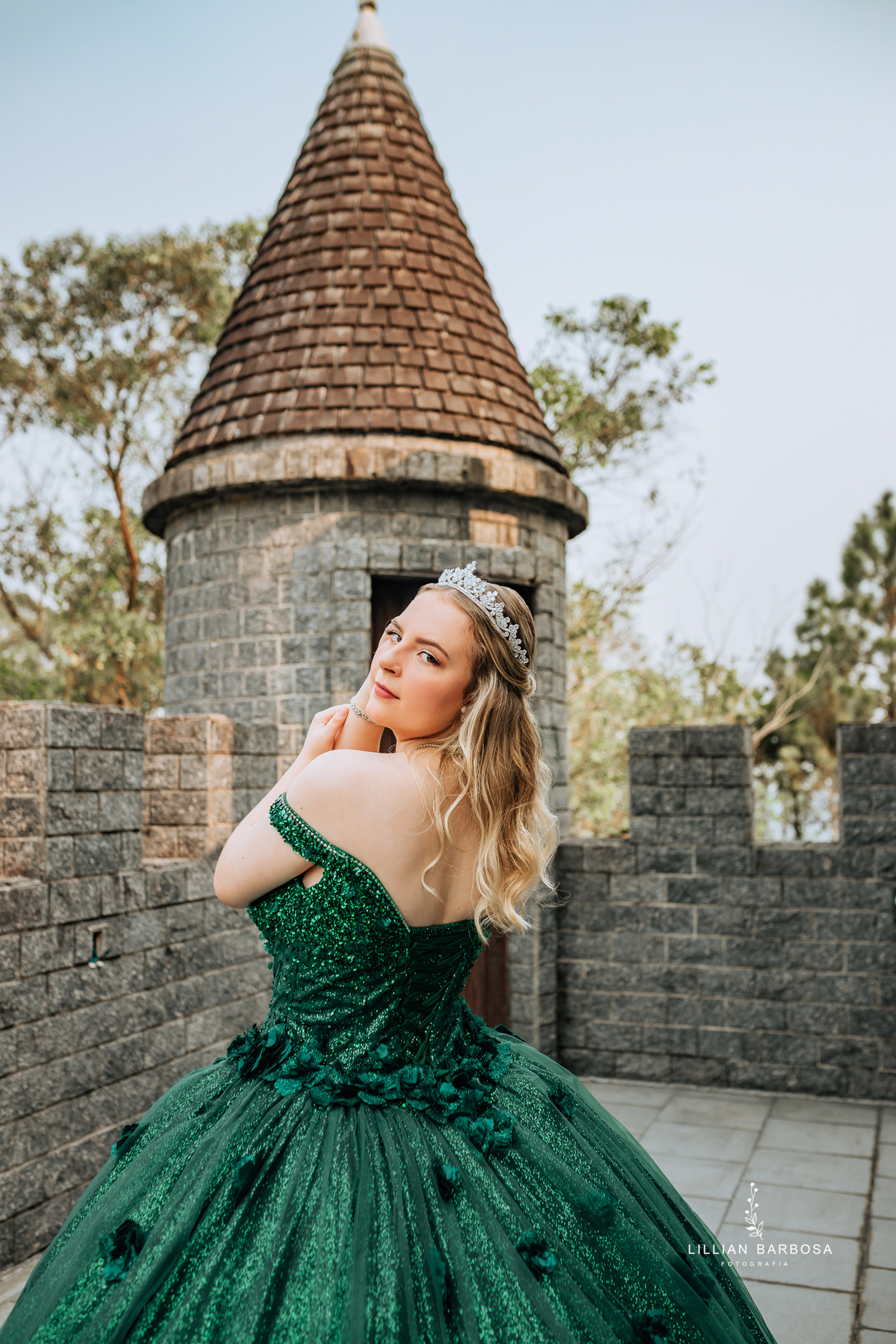 ensaio-de-quinze-anos-no-castelo-britanico-santa-catarina-lillian-barbosa-fotografia--de-serra-do-rio-do-rastro-fotografa-de-lauro-muller-