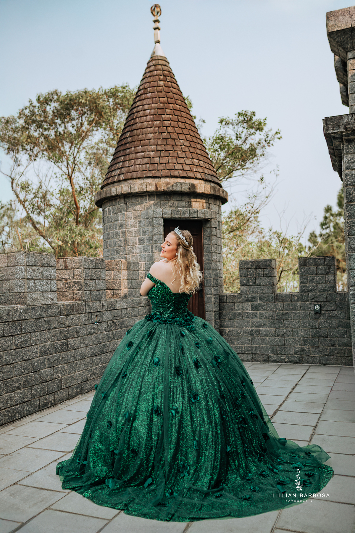 ensaio-de-quinze-anos-no-castelo-britanico-santa-catarina-lillian-barbosa-fotografia--de-serra-do-rio-do-rastro-fotografa-de-lauro-muller-