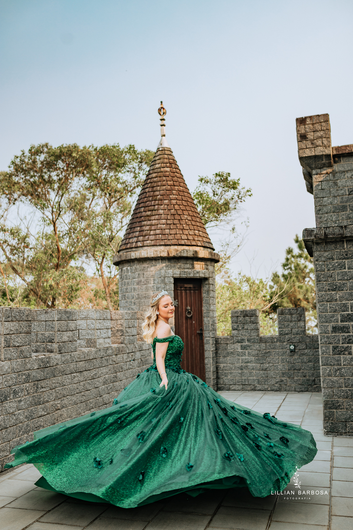 ensaio-de-quinze-anos-no-castelo-britanico-santa-catarina-lillian-barbosa-fotografia--de-serra-do-rio-do-rastro-fotografa-de-lauro-muller-