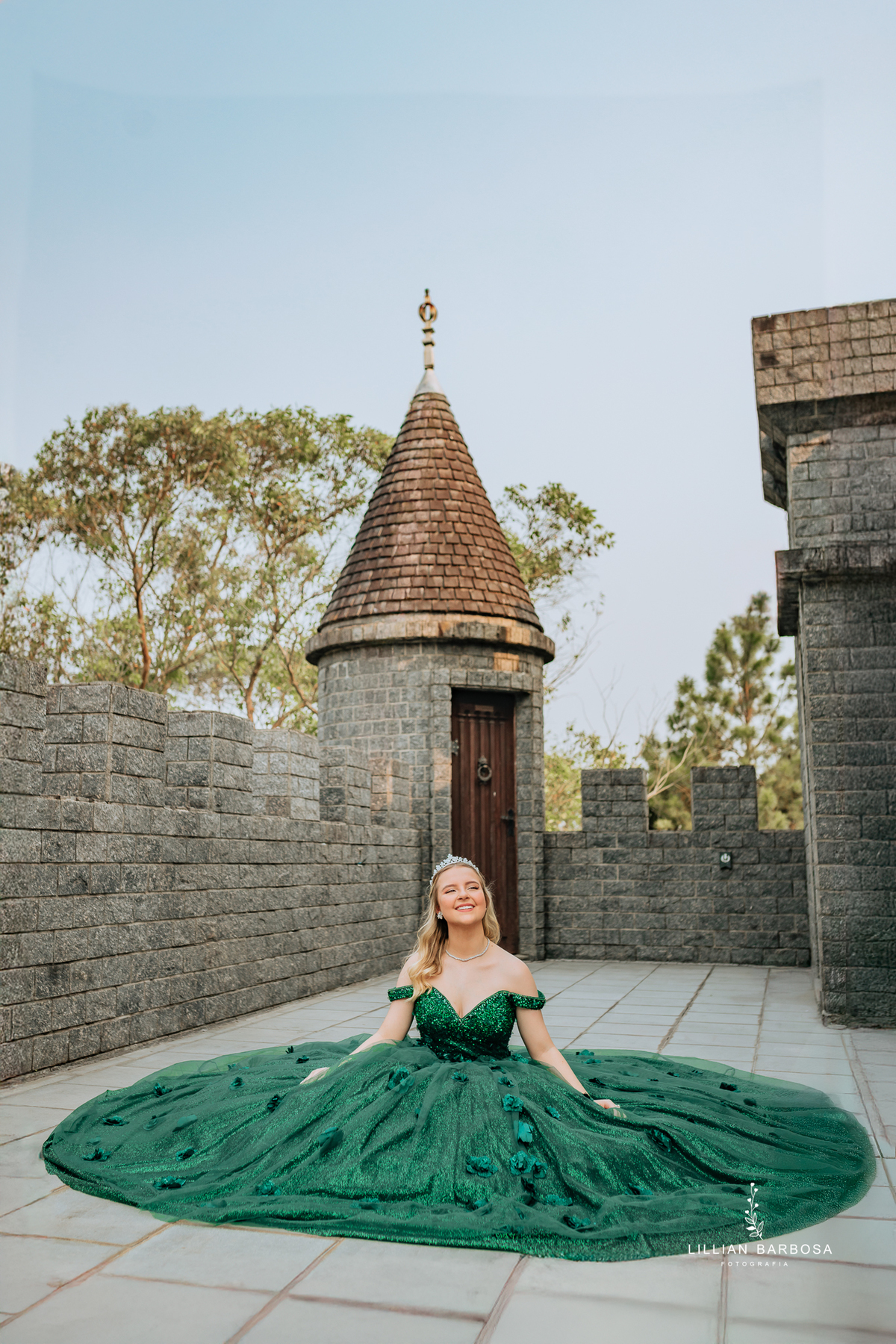 ensaio-de-quinze-anos-no-castelo-britanico-santa-catarina-lillian-barbosa-fotografia--de-serra-do-rio-do-rastro-fotografa-de-lauro-muller-