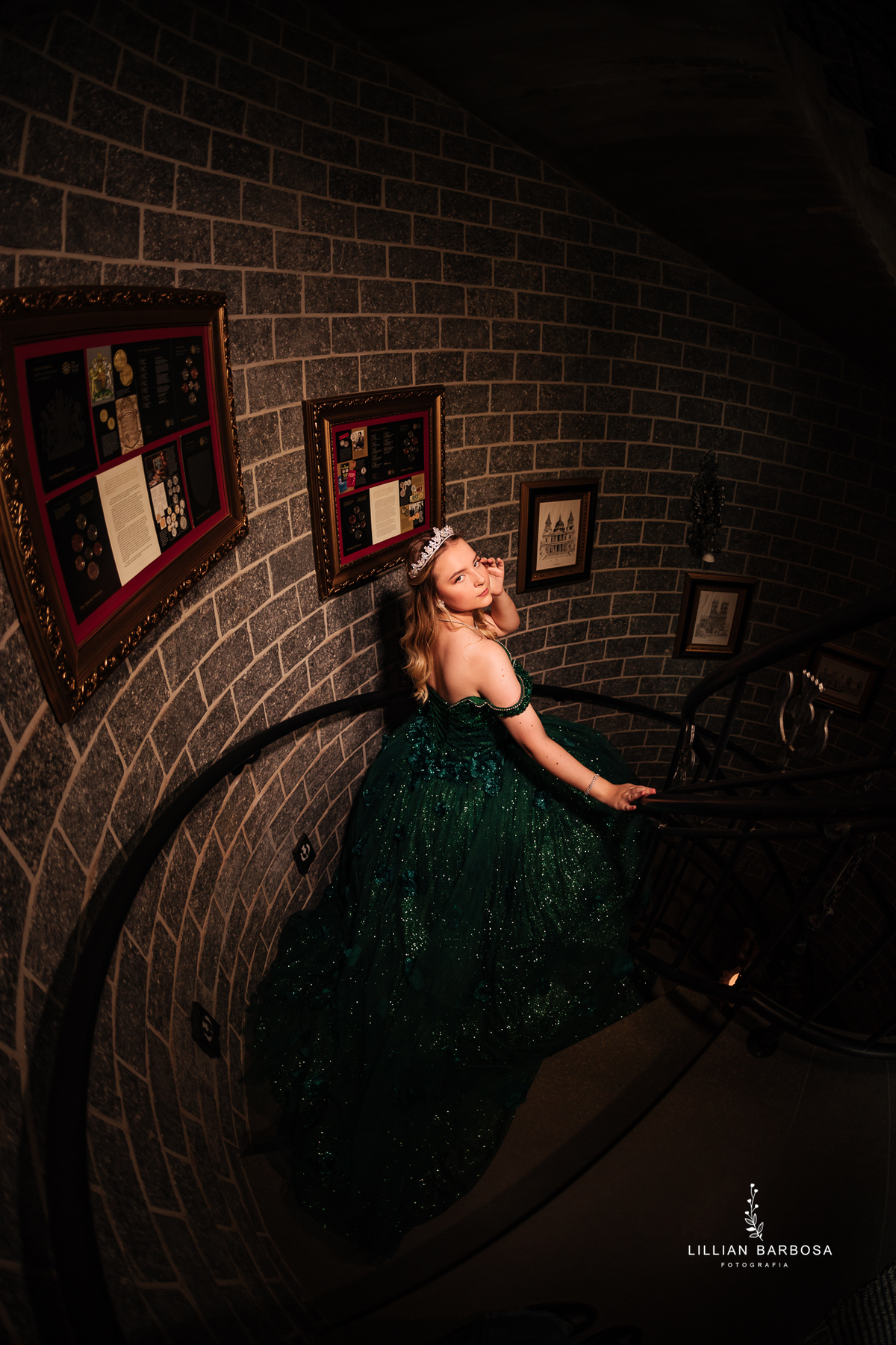 ensaio-de-quinze-anos-no-castelo-britanico-santa-catarina-lillian-barbosa-fotografia--de-serra-do-rio-do-rastro-fotografa-de-lauro-muller-