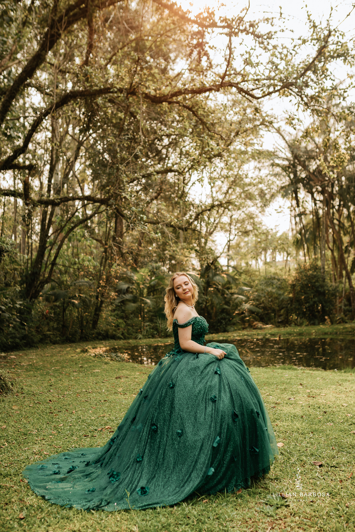 ensaio-de-quinze-anos-no-castelo-britanico-santa-catarina-lillian-barbosa-fotografia--de-serra-do-rio-do-rastro-fotografa-de-lauro-muller-