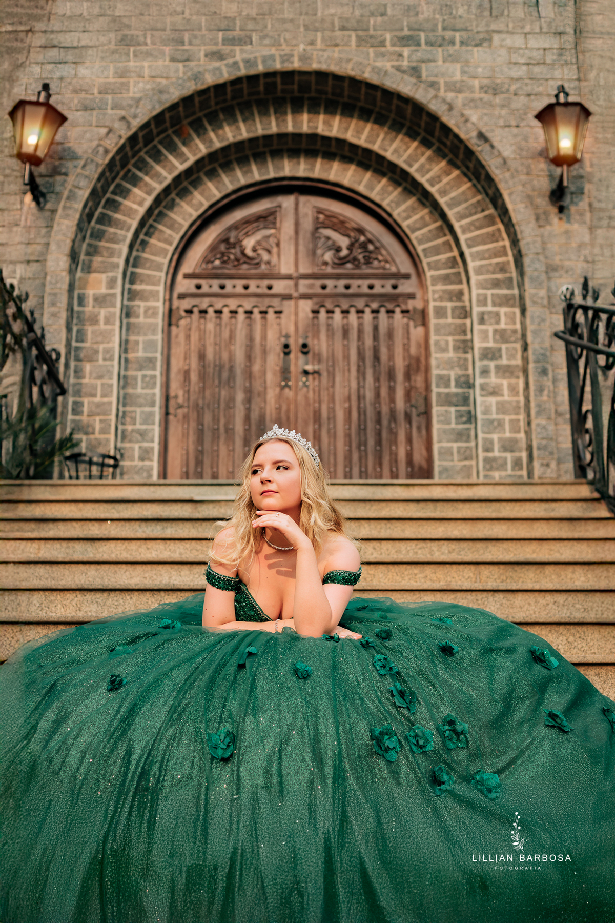 ensaio-de-quinze-anos-no-castelo-britanico-santa-catarina-lillian-barbosa-fotografia--de-serra-do-rio-do-rastro-fotografa-de-lauro-muller-