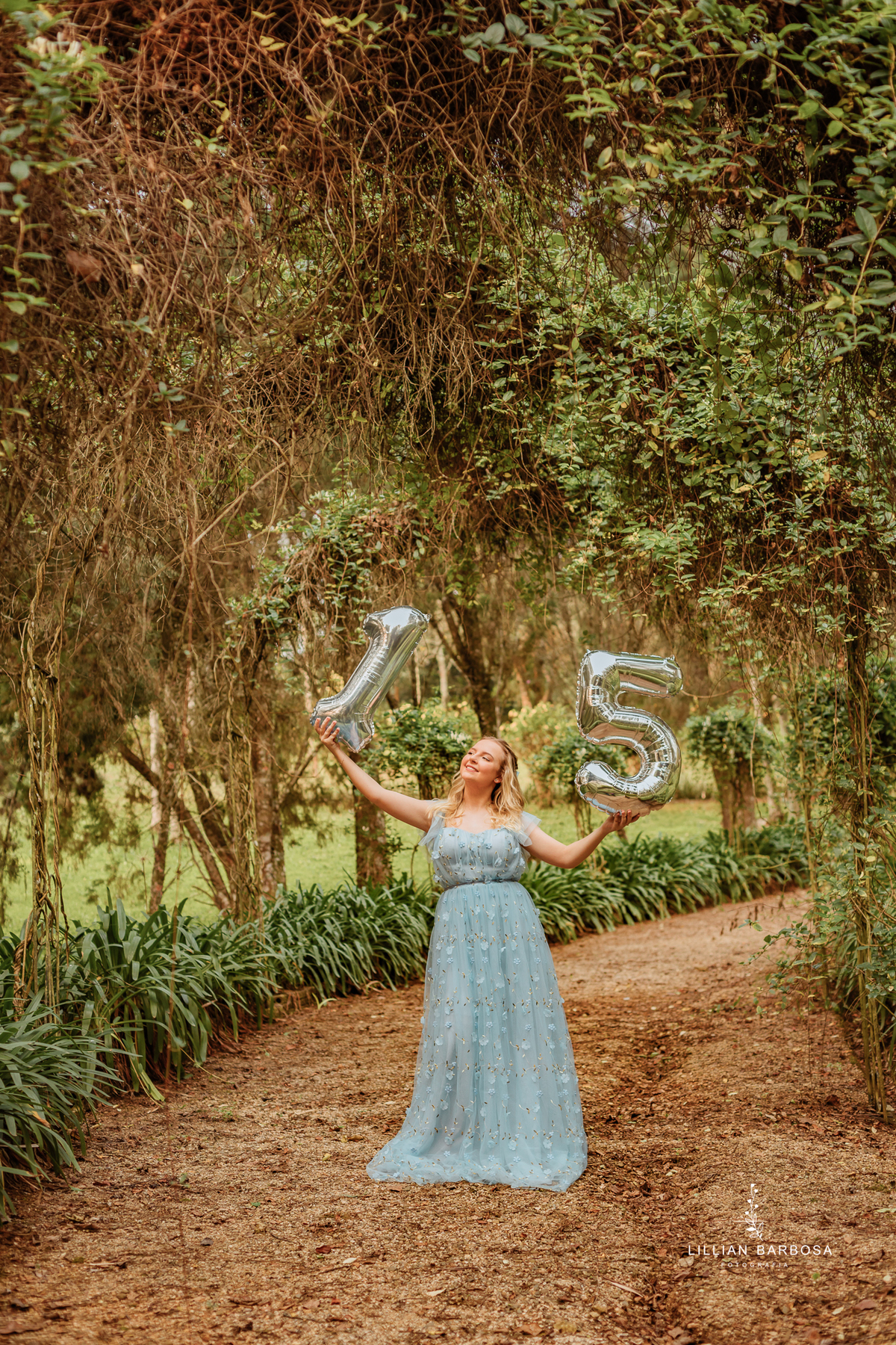 ensaio-de-quinze-anos-no-castelo-britanico-santa-catarina-lillian-barbosa-fotografia--de-serra-do-rio-do-rastro-fotografa-de-lauro-muller-