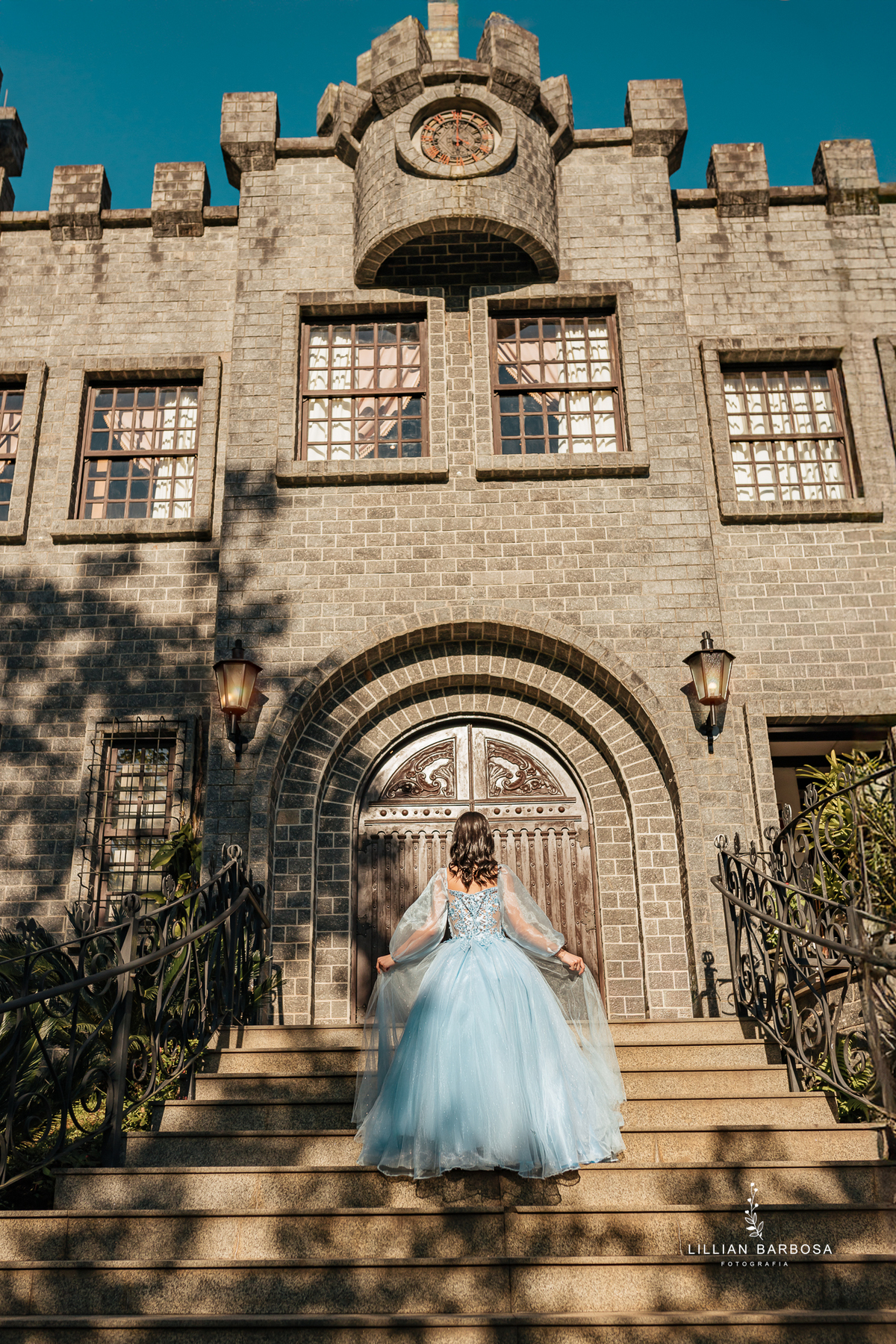 ensaio-de-quinze-anos-no-castelo-britanico-santa-catarina-lillian-barbosa-fotografia--de-serra-do-rio-do-rastro-fotografa-de-lauro-muller-